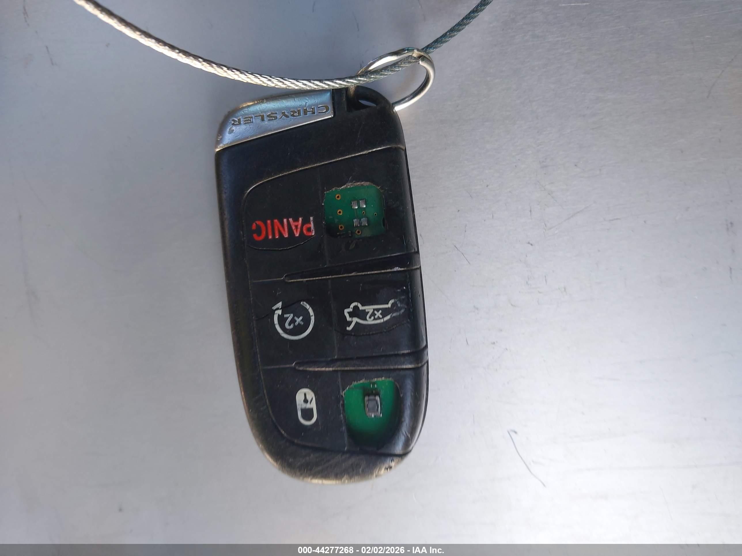 CHRYSLER 300 image 11