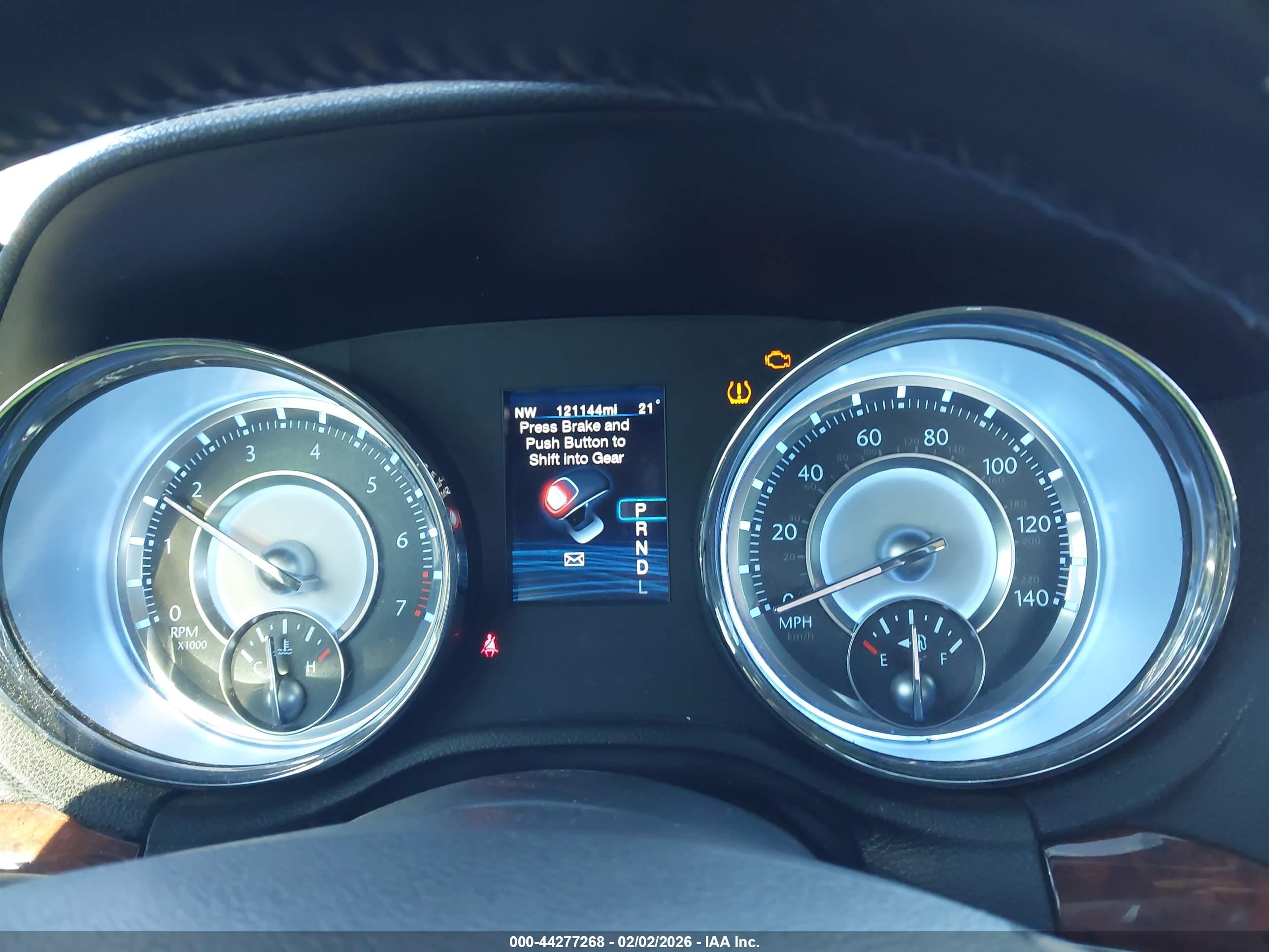 CHRYSLER 300 image 7