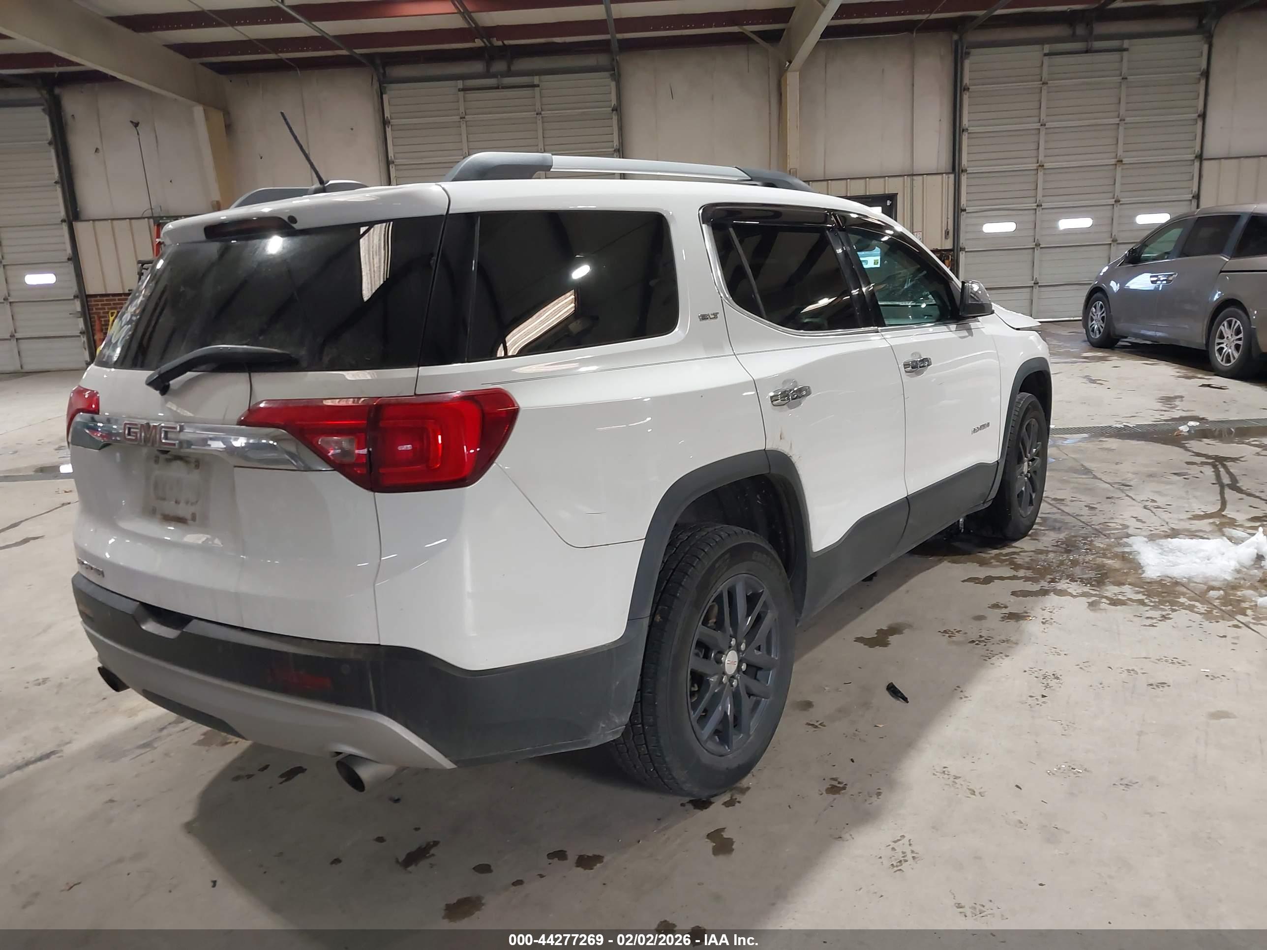 GMC ACADIA image 4