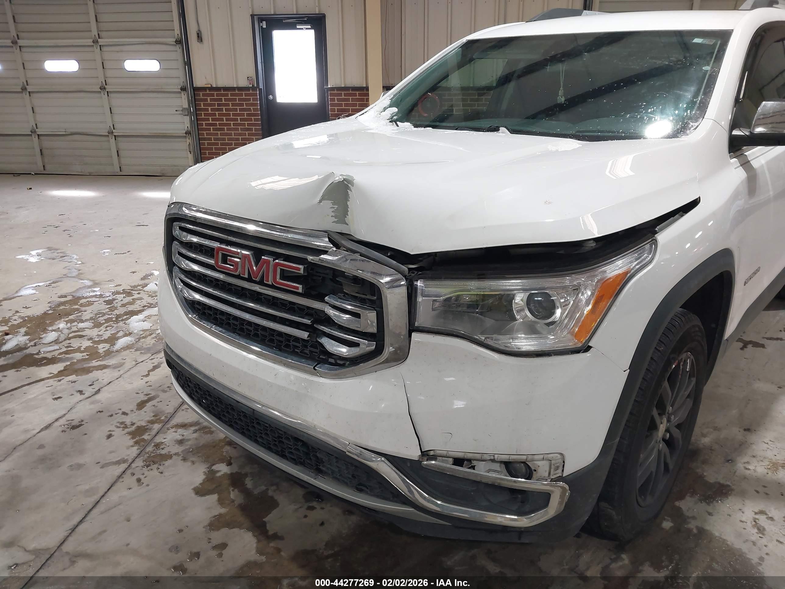 GMC ACADIA image 6