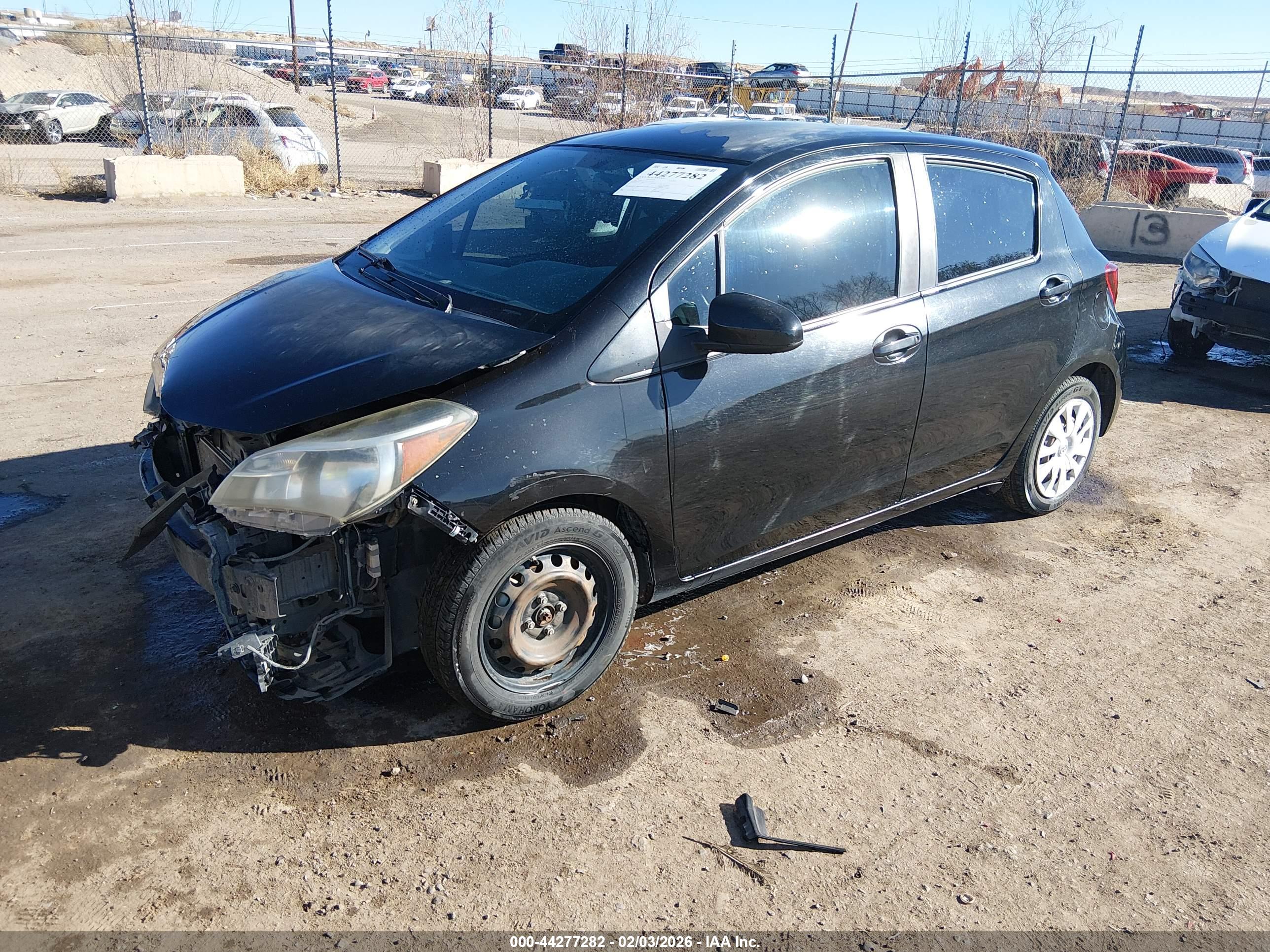 TOYOTA YARIS image 2