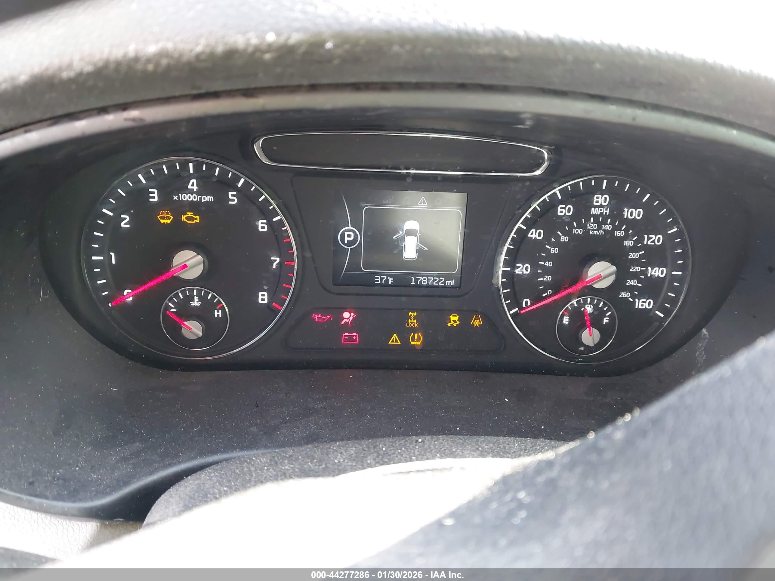KIA SORENTO image 7