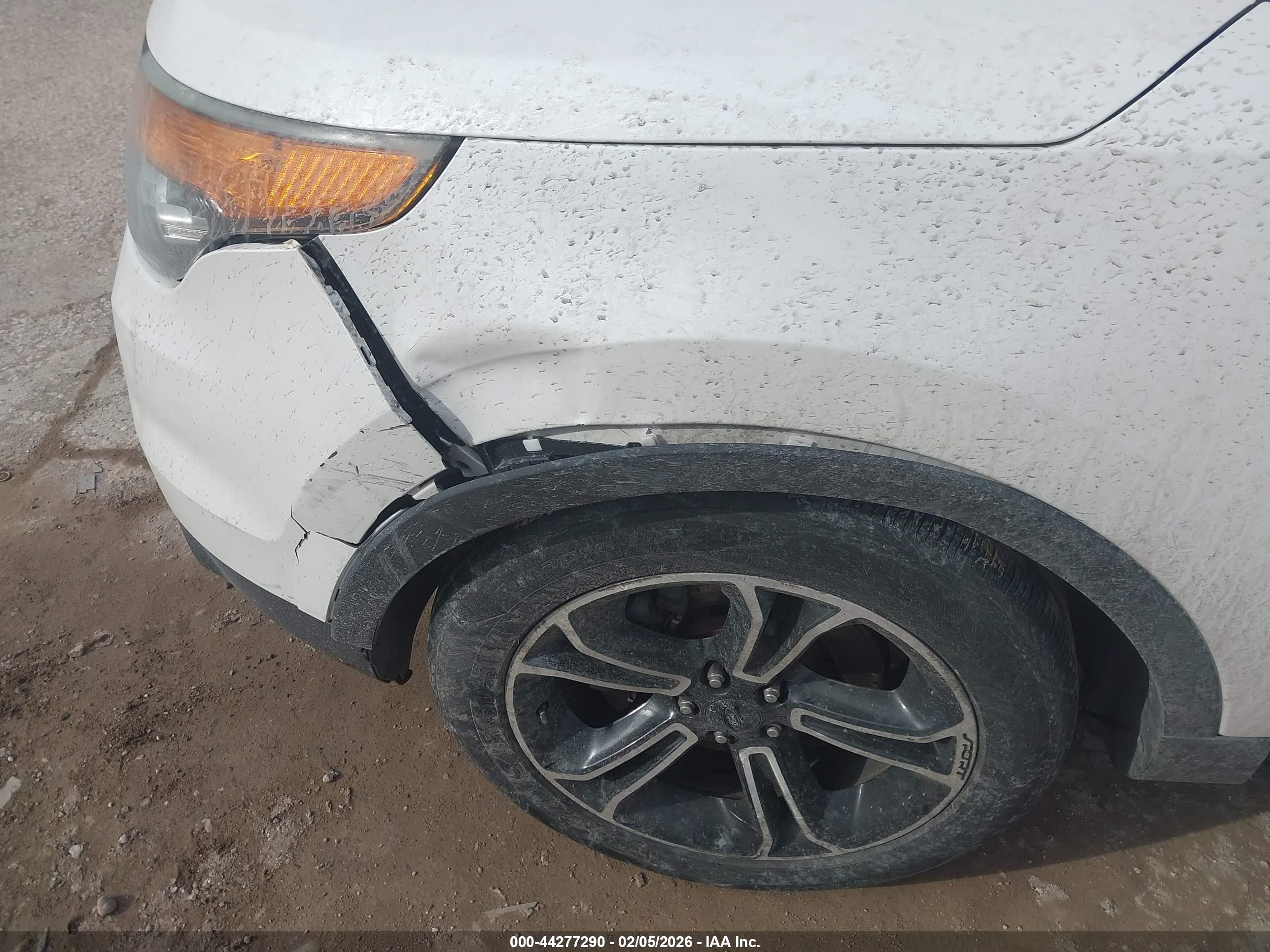 FORD EXPLORER image 6