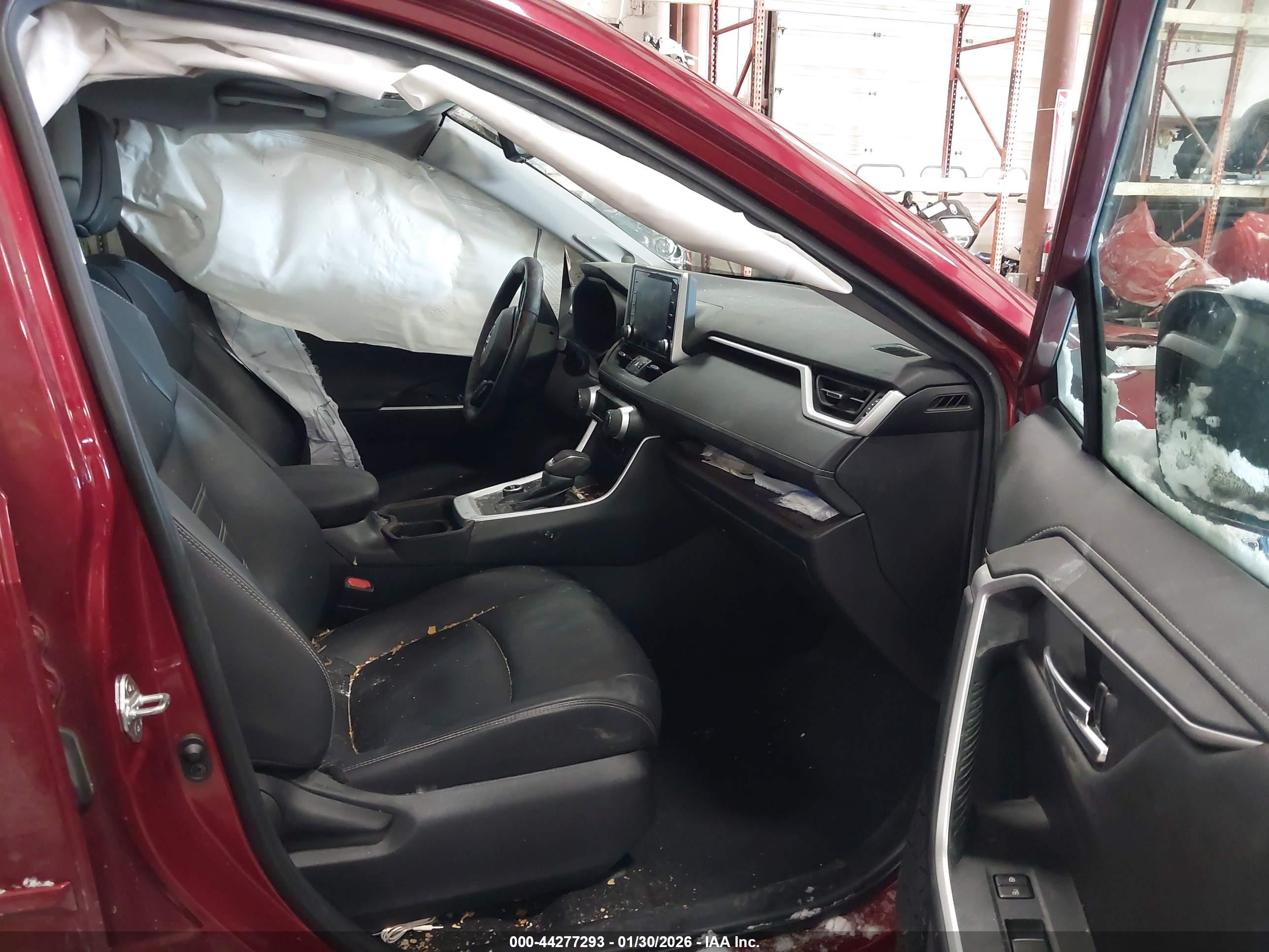 TOYOTA RAV4 image 5