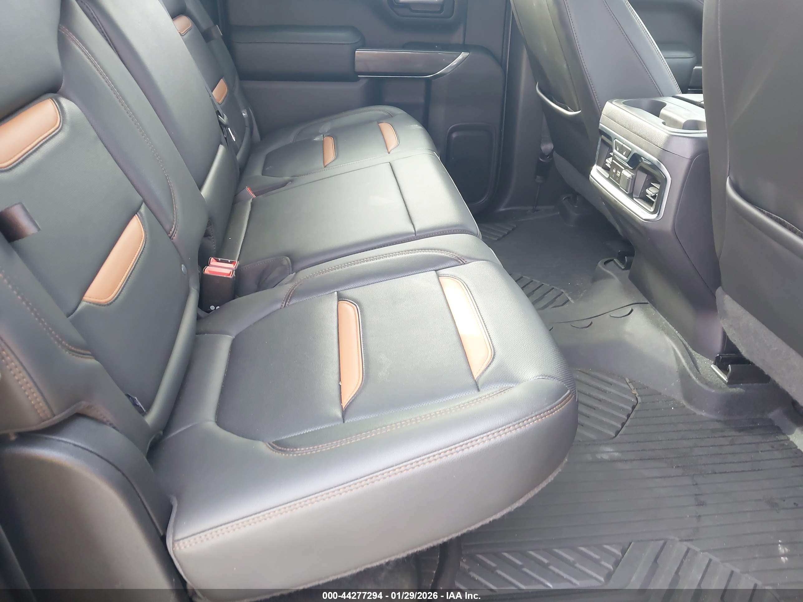 GMC SIERRA image 8