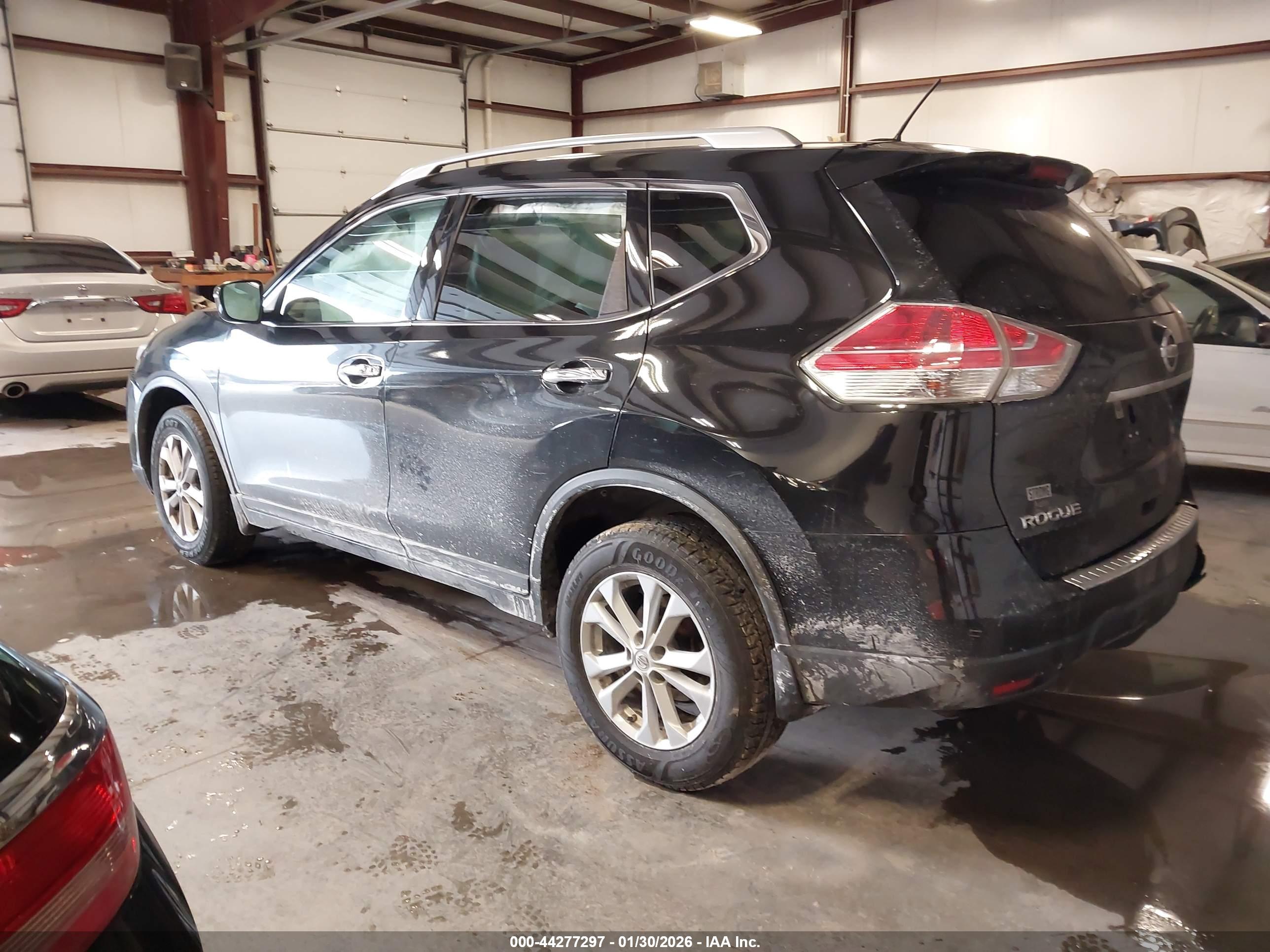 NISSAN ROGUE image 3
