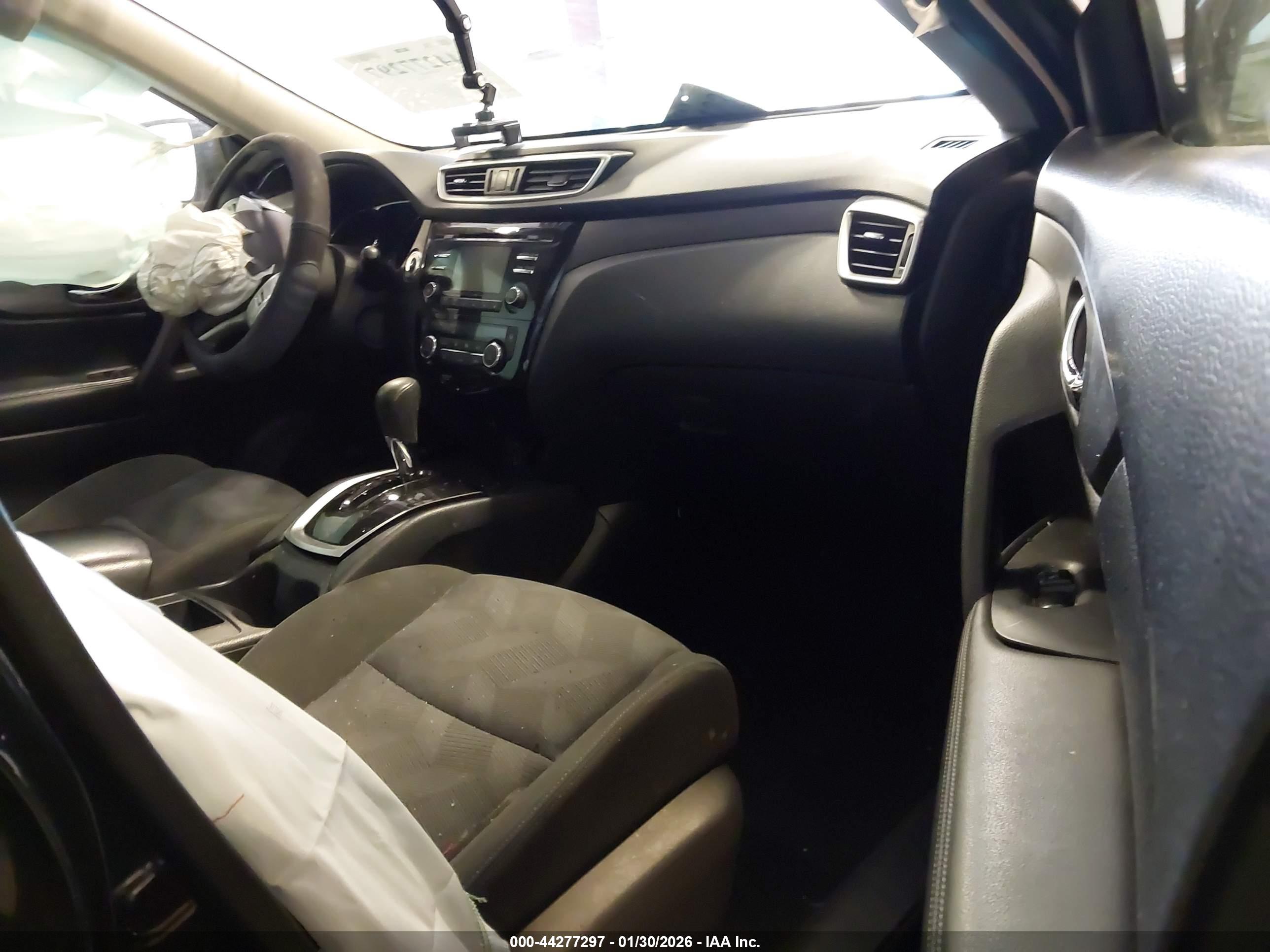 NISSAN ROGUE image 5