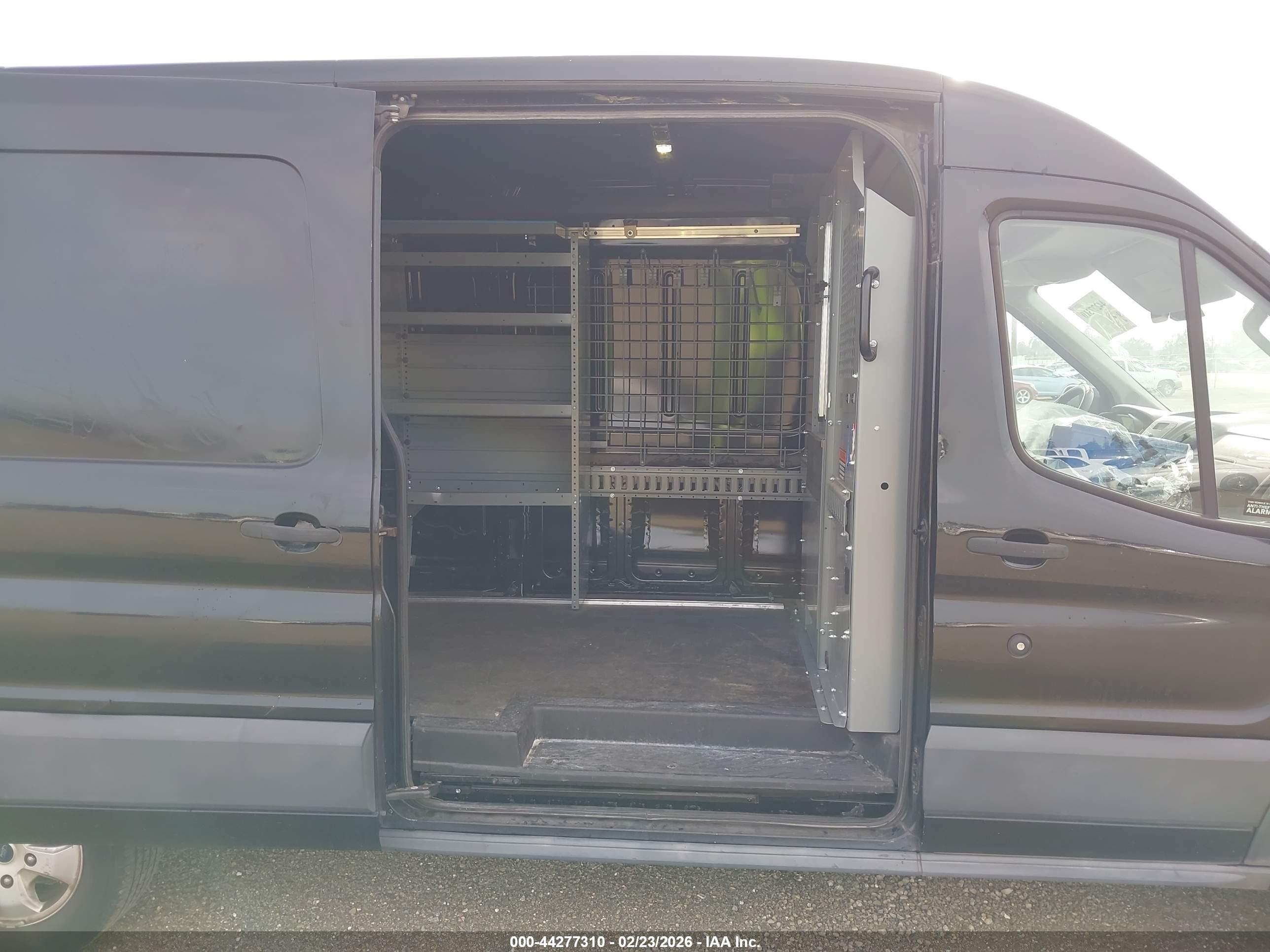 FORD TRANSIT-250 image 8
