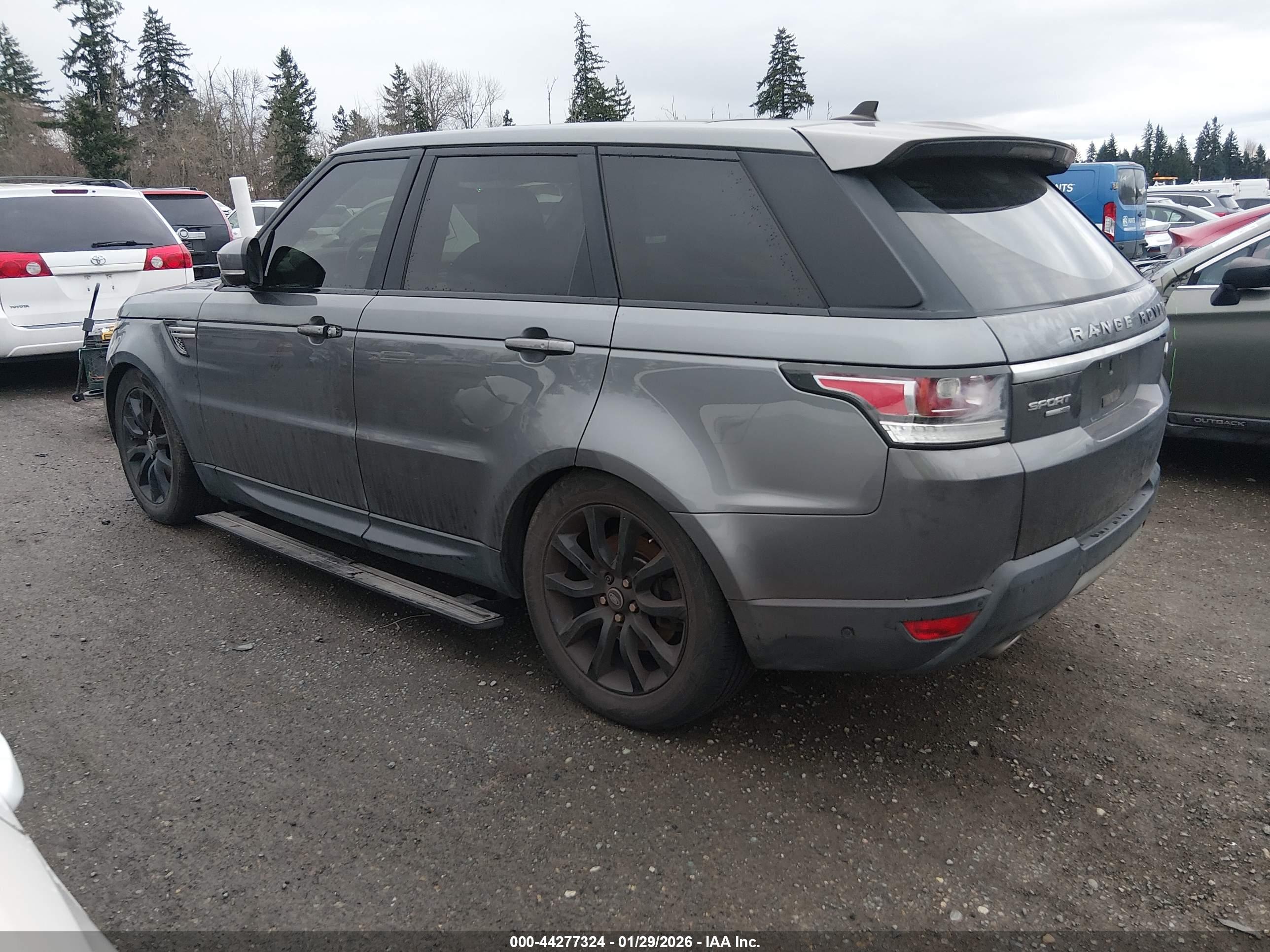 LAND ROVER image 3