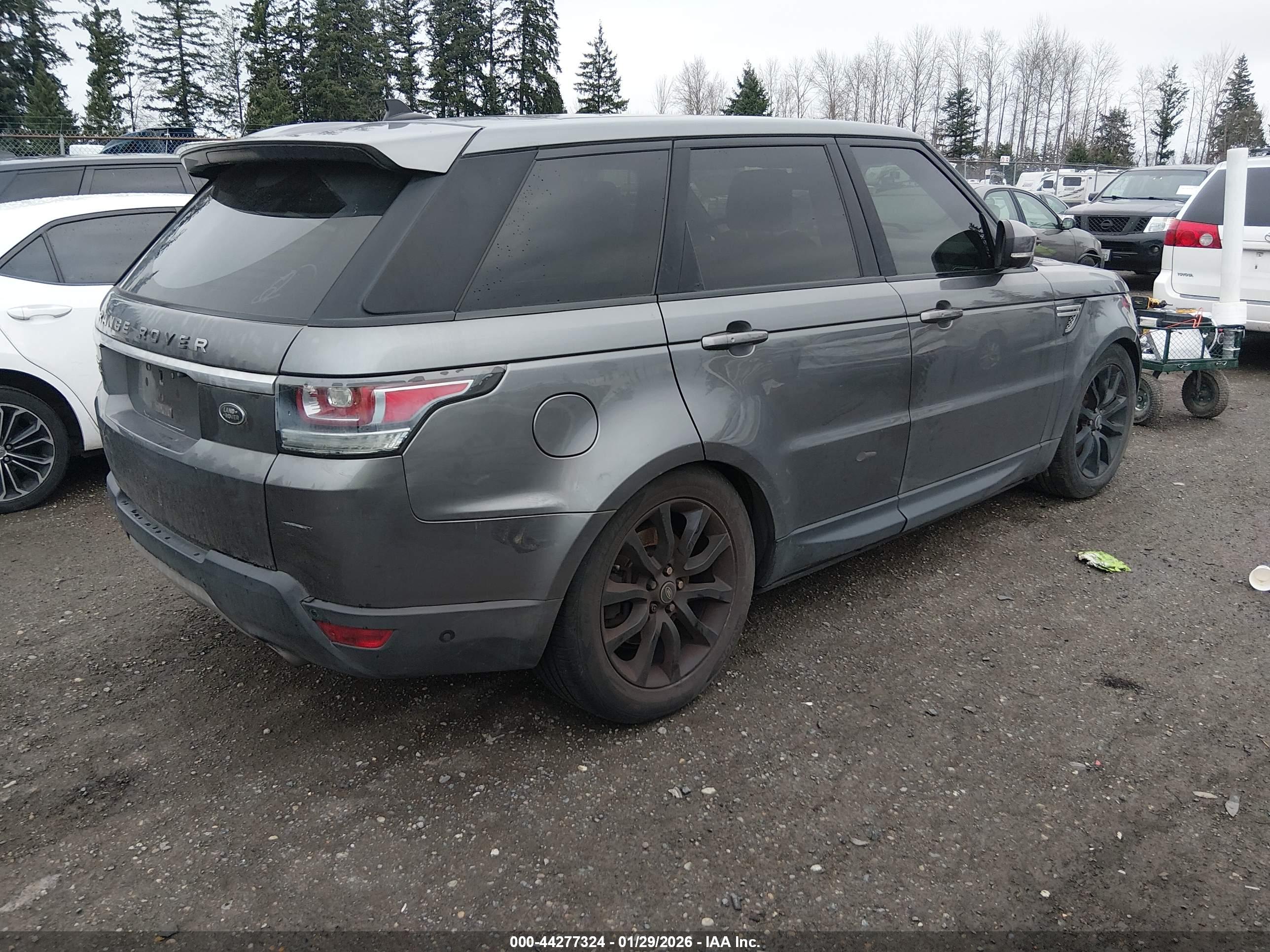 LAND ROVER image 4