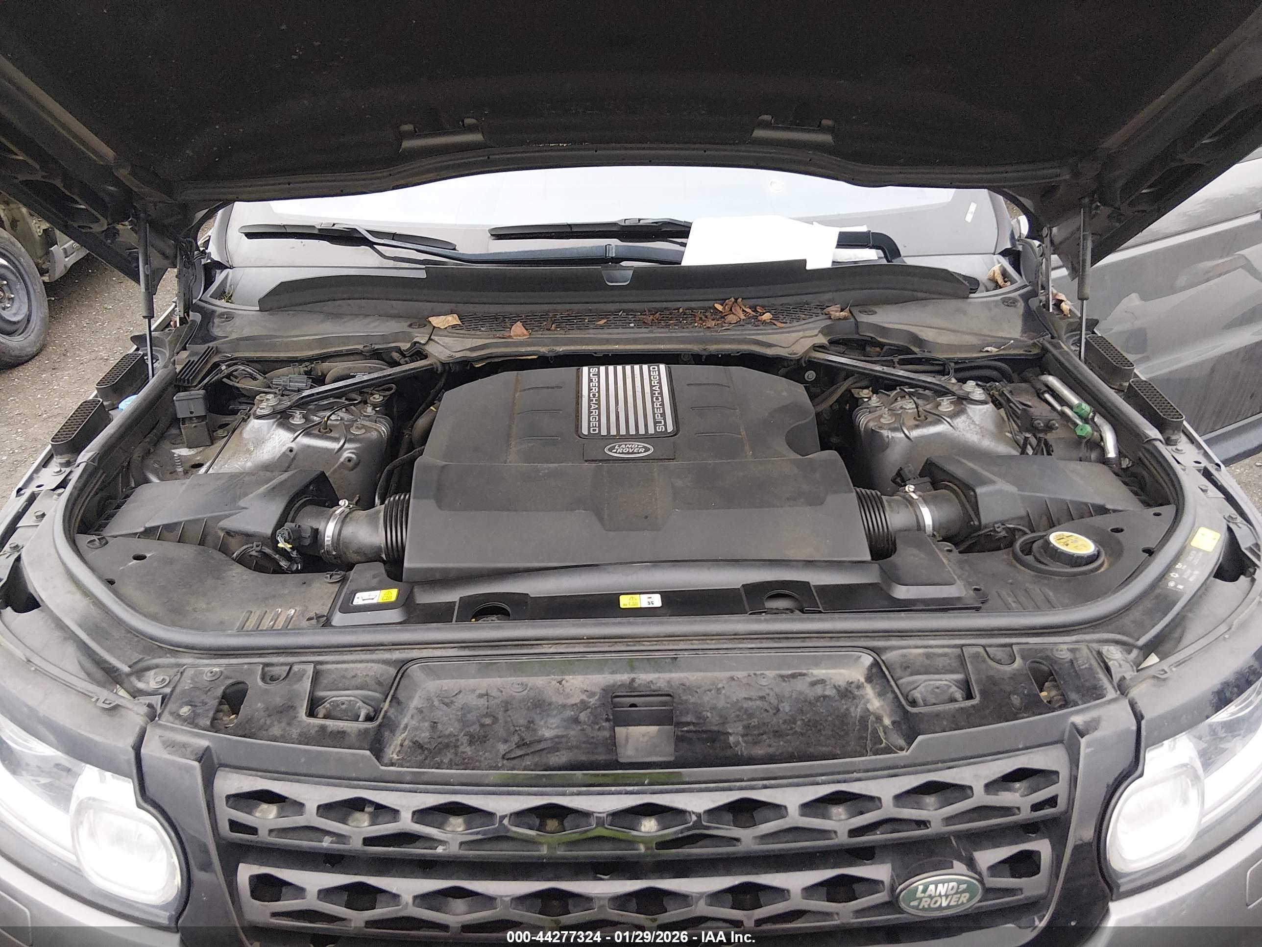 LAND ROVER image 6