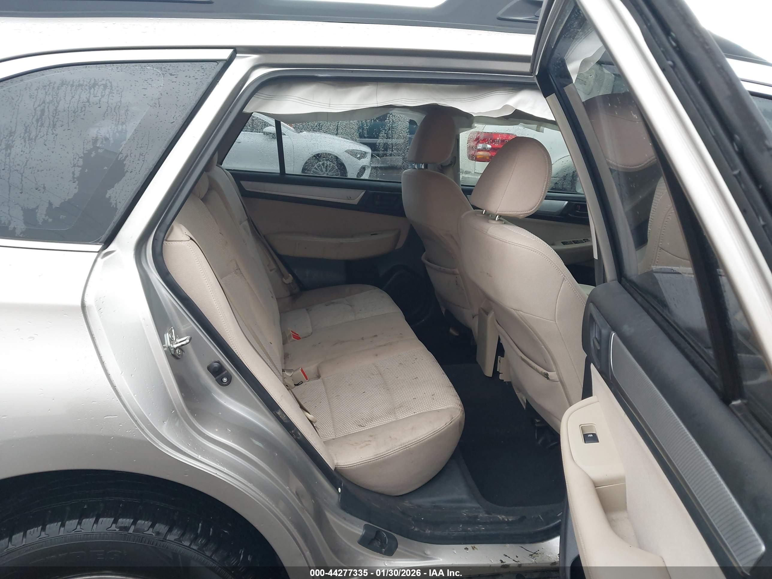 SUBARU OUTBACK image 8