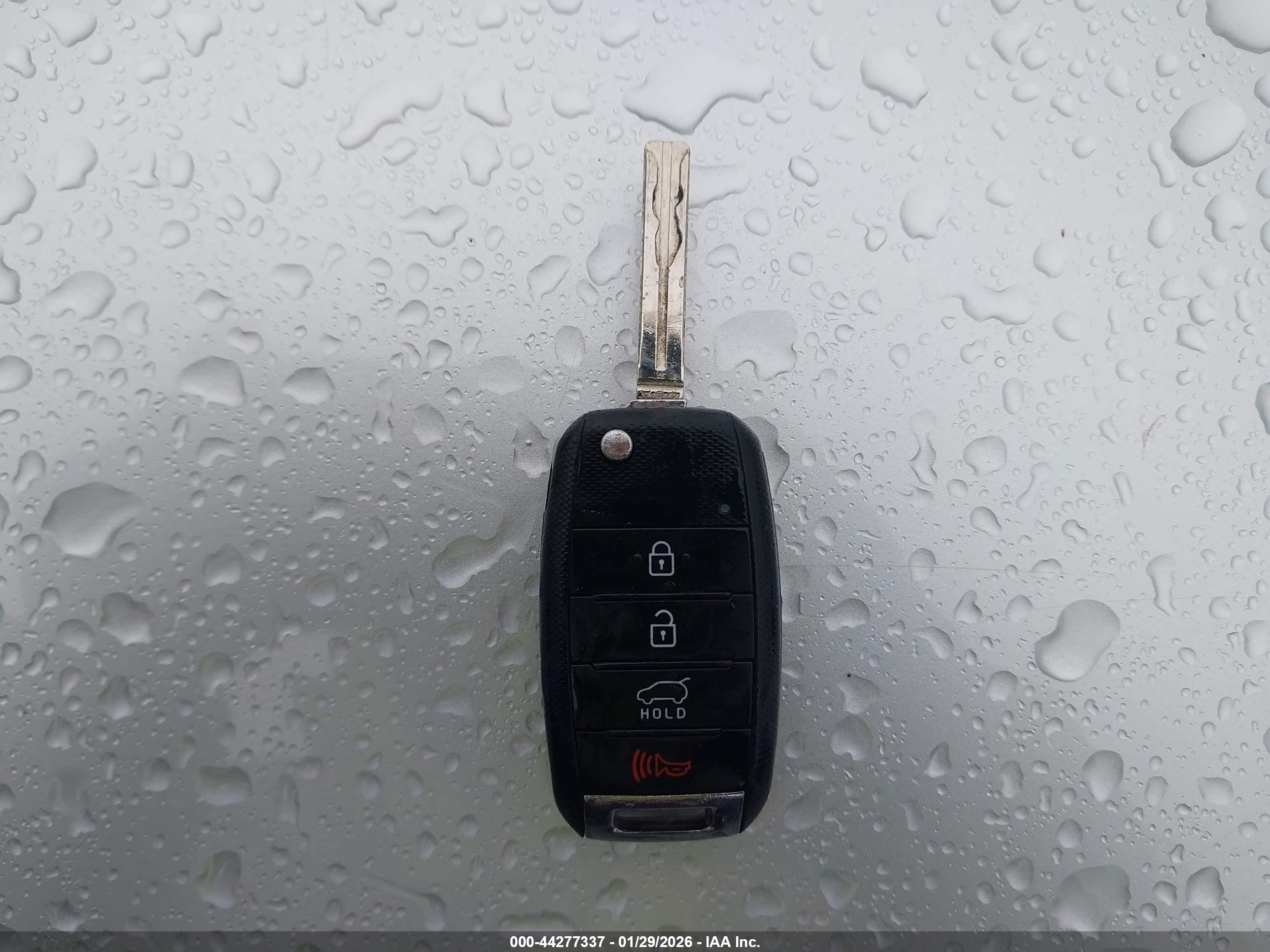 KIA SPORTAGE image 11