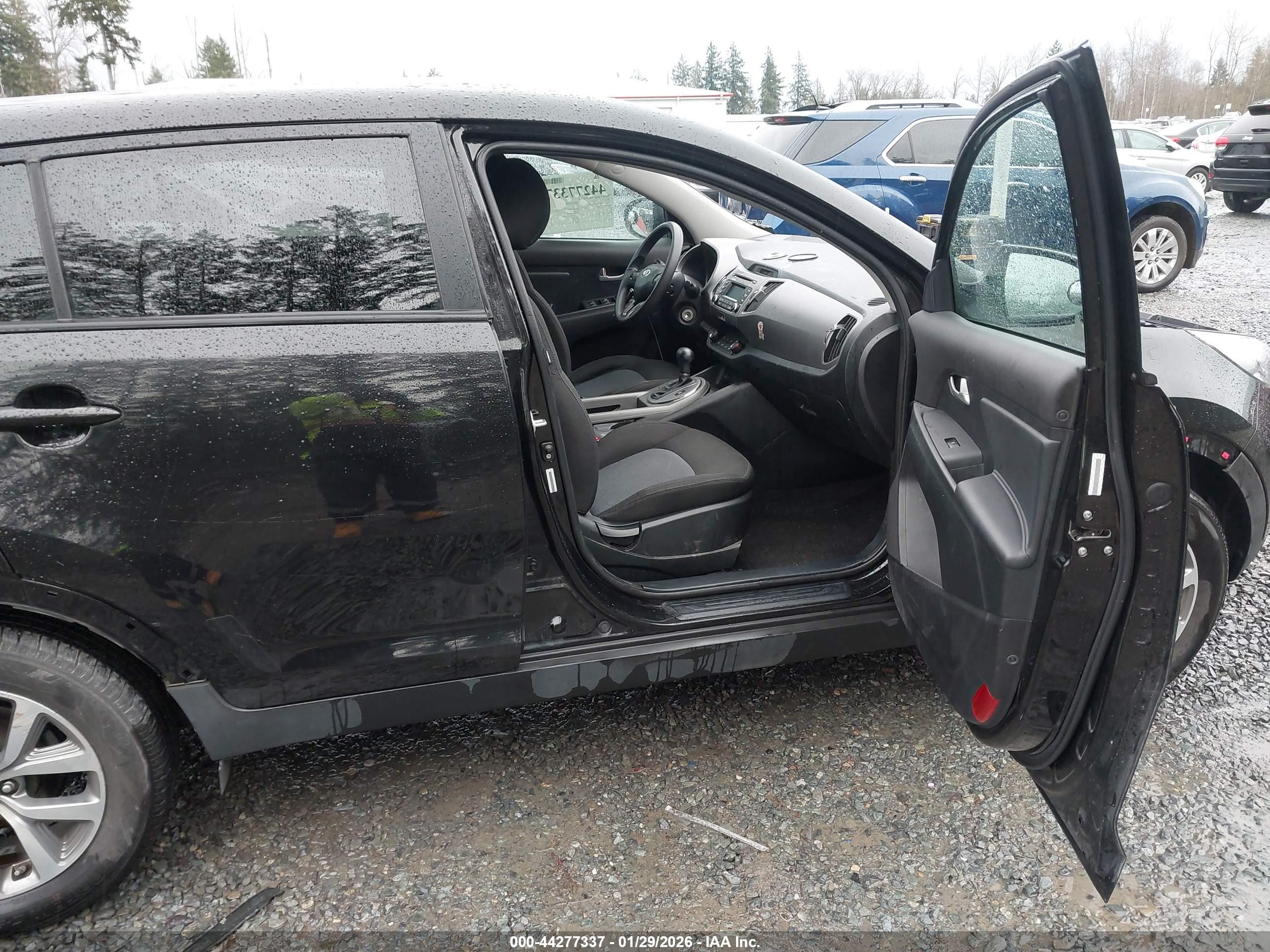 KIA SPORTAGE image 5