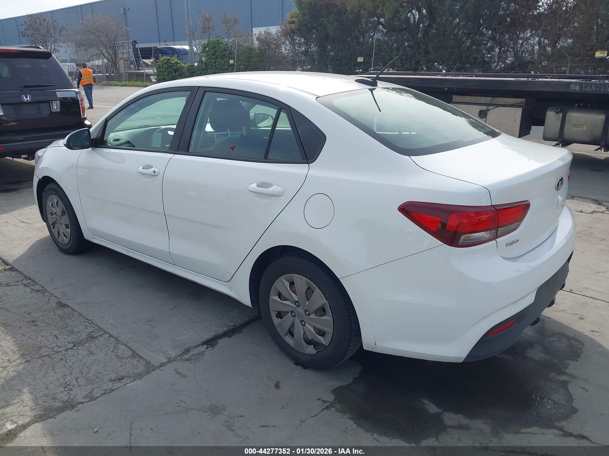 KIA RIO image 3