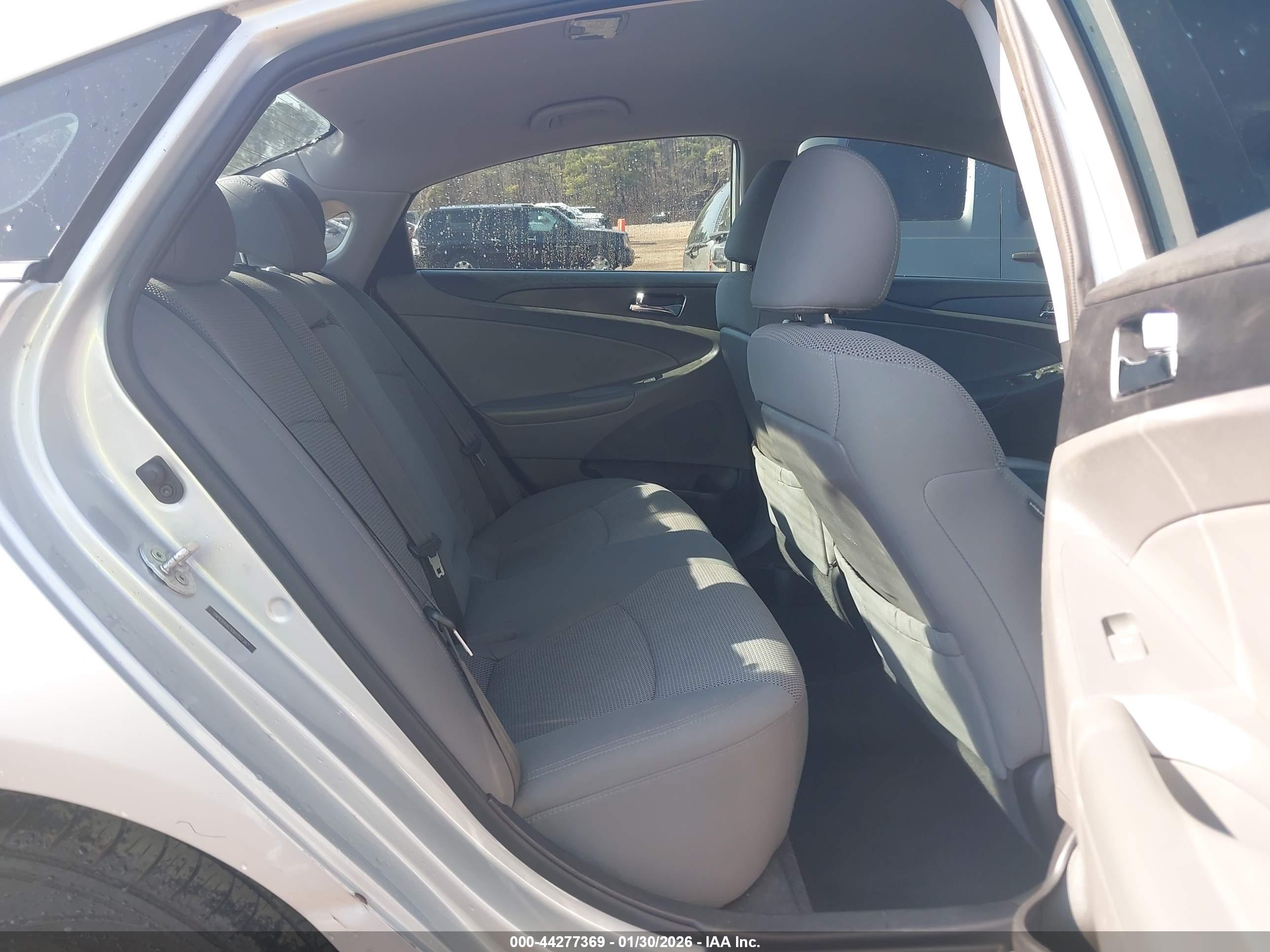 HYUNDAI SONATA image 8