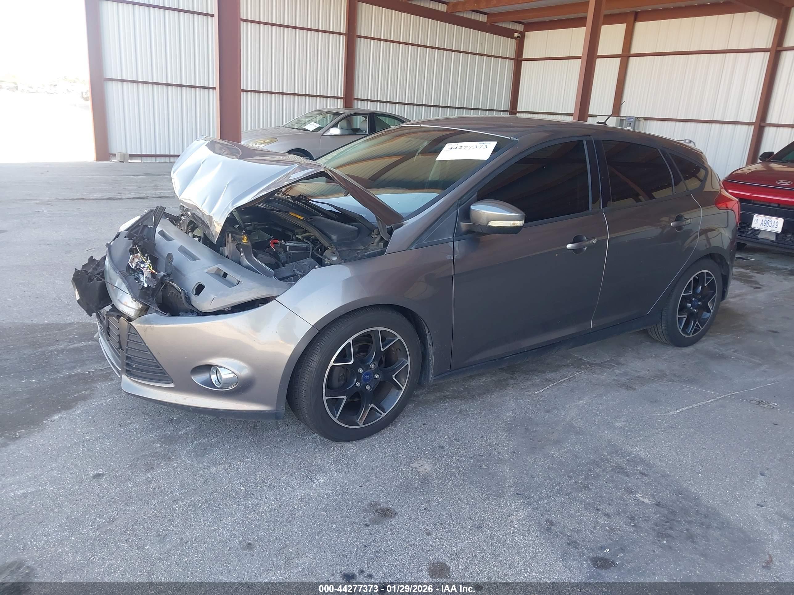 FORD FOCUS image 2