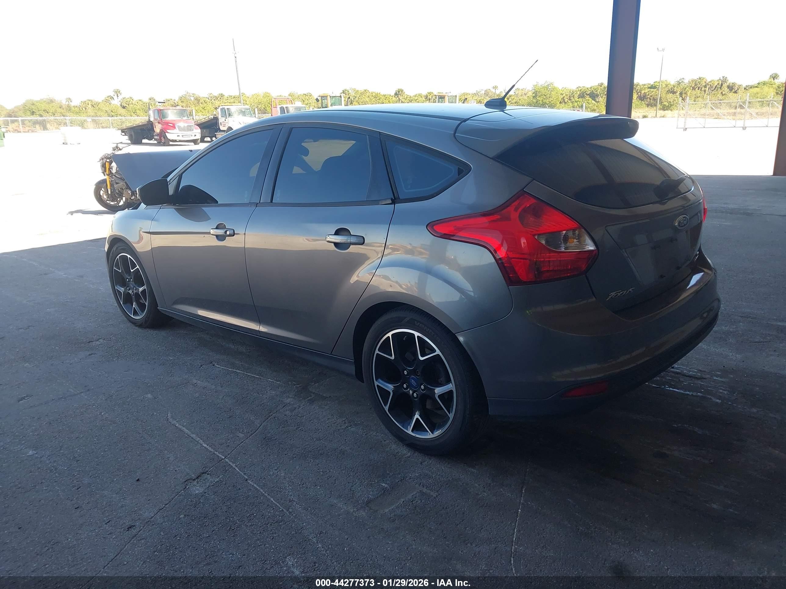 FORD FOCUS image 3
