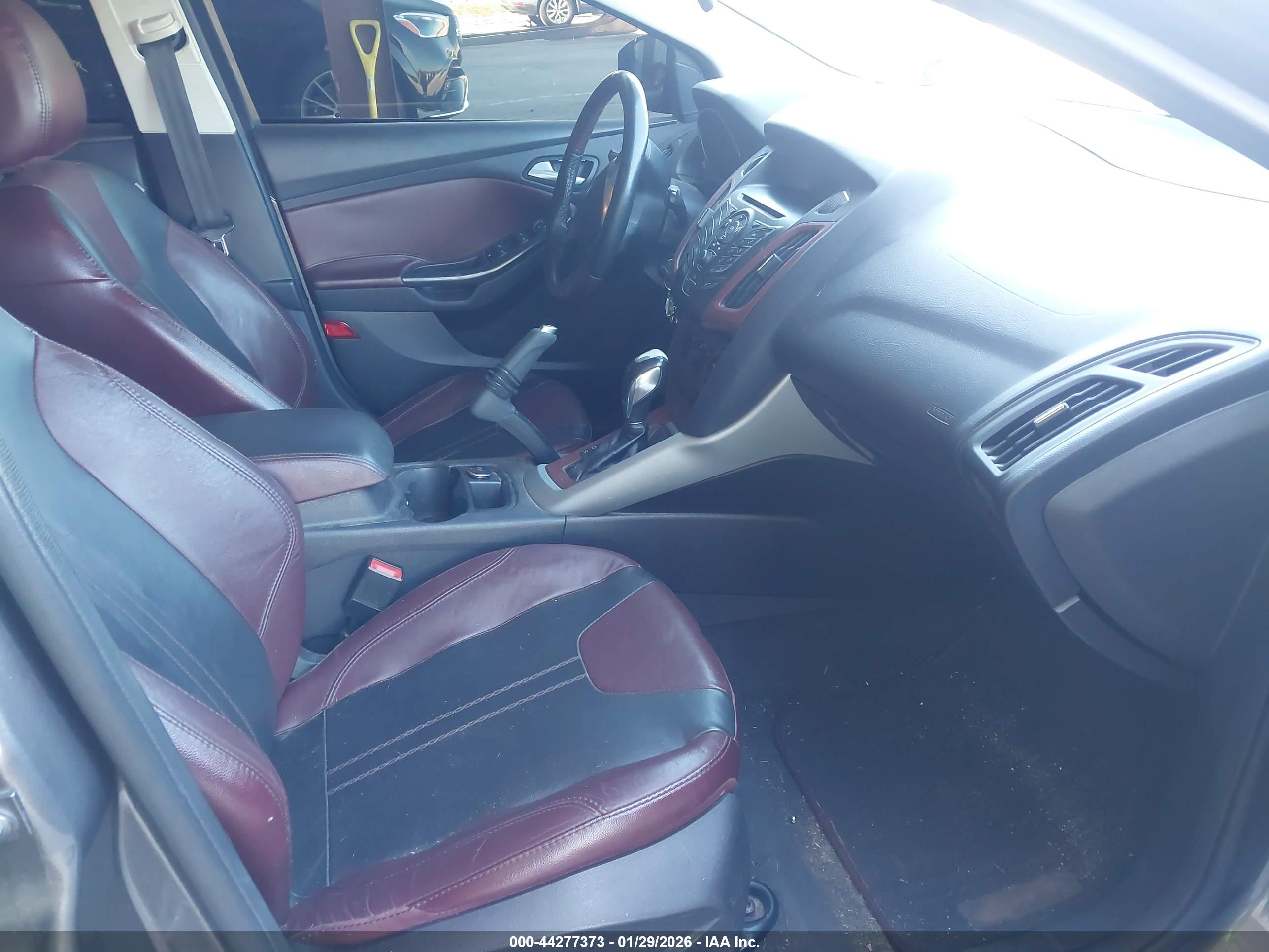 FORD FOCUS image 5