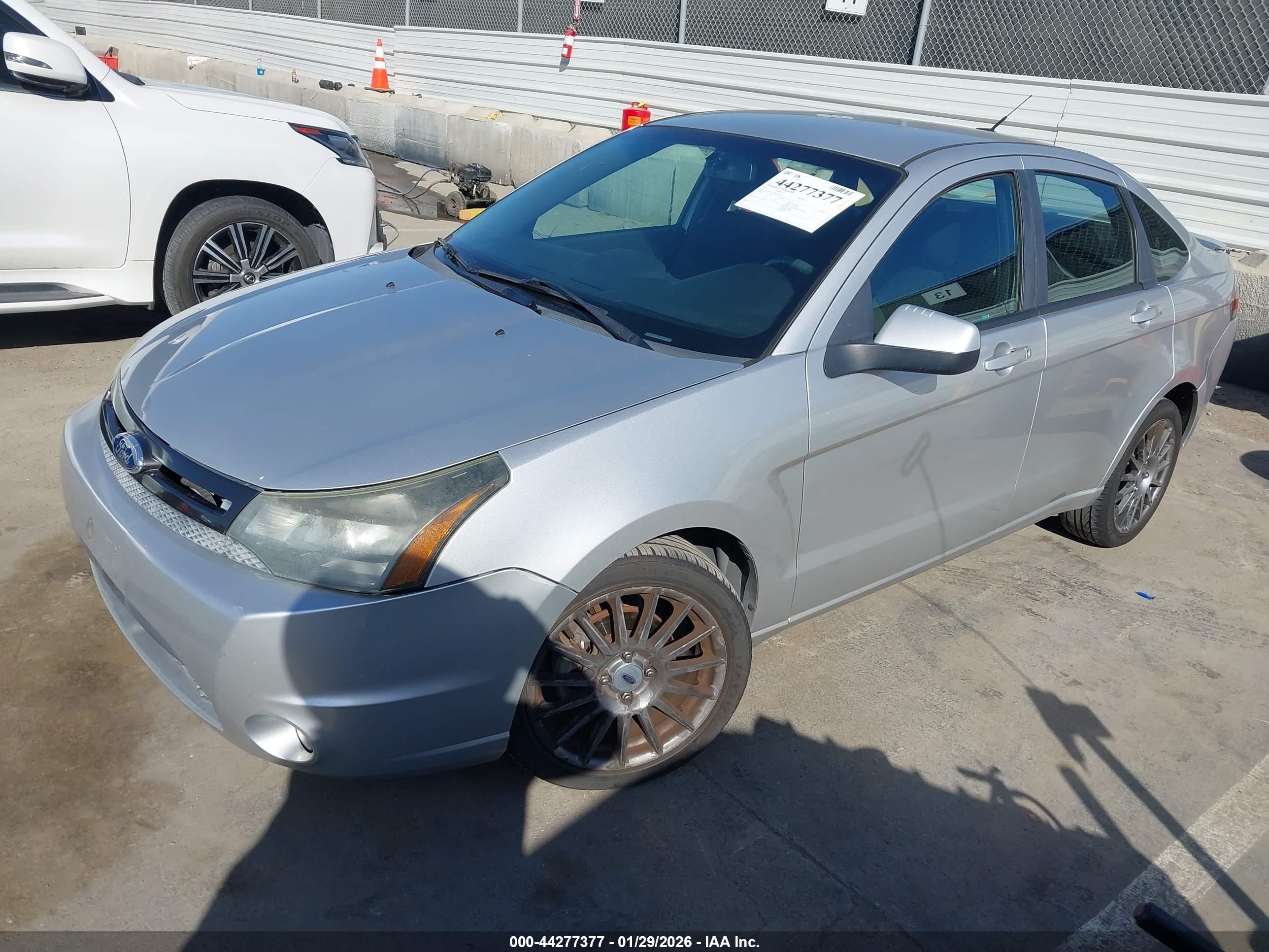 FORD FOCUS image 2