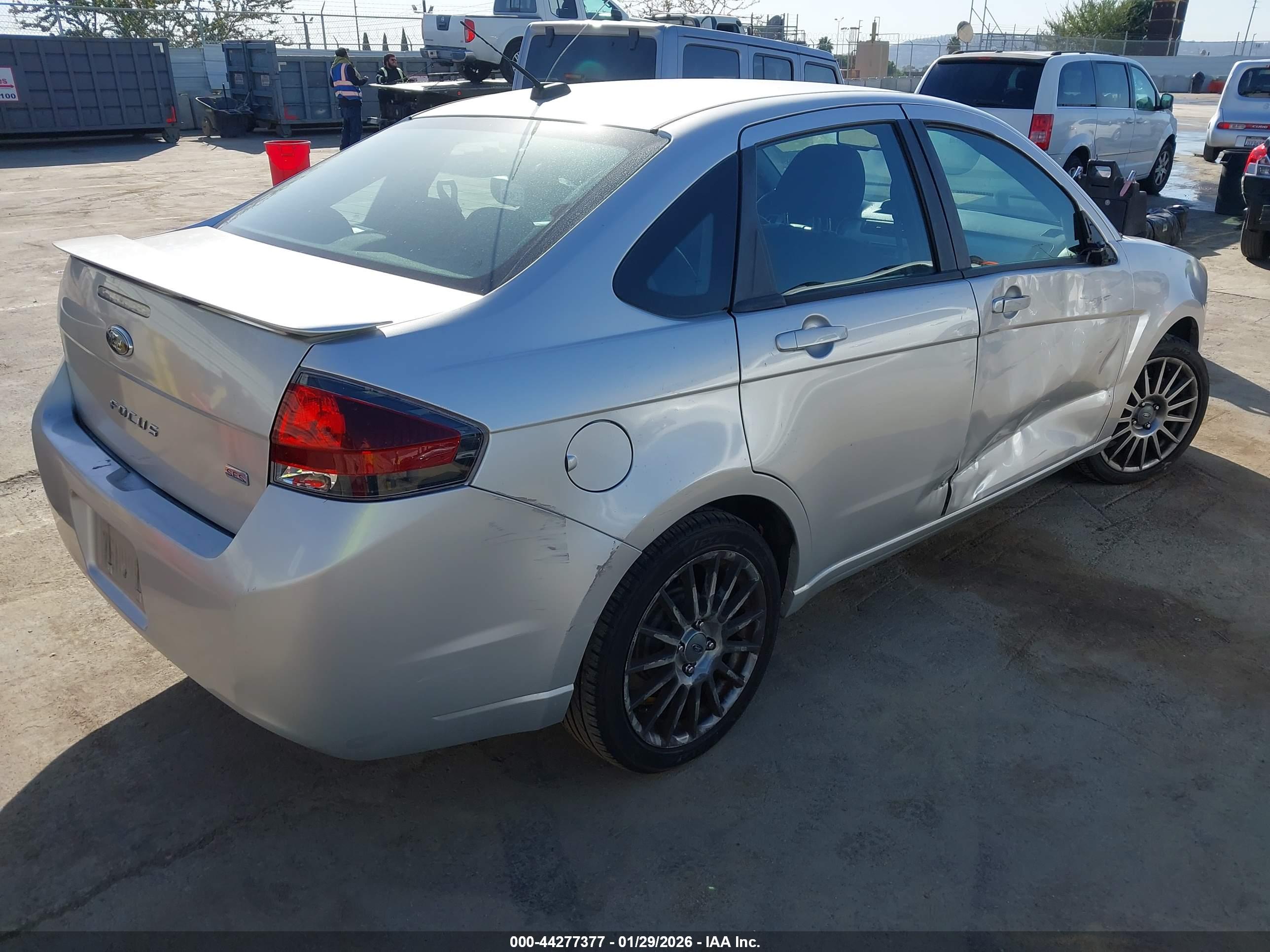 FORD FOCUS image 4