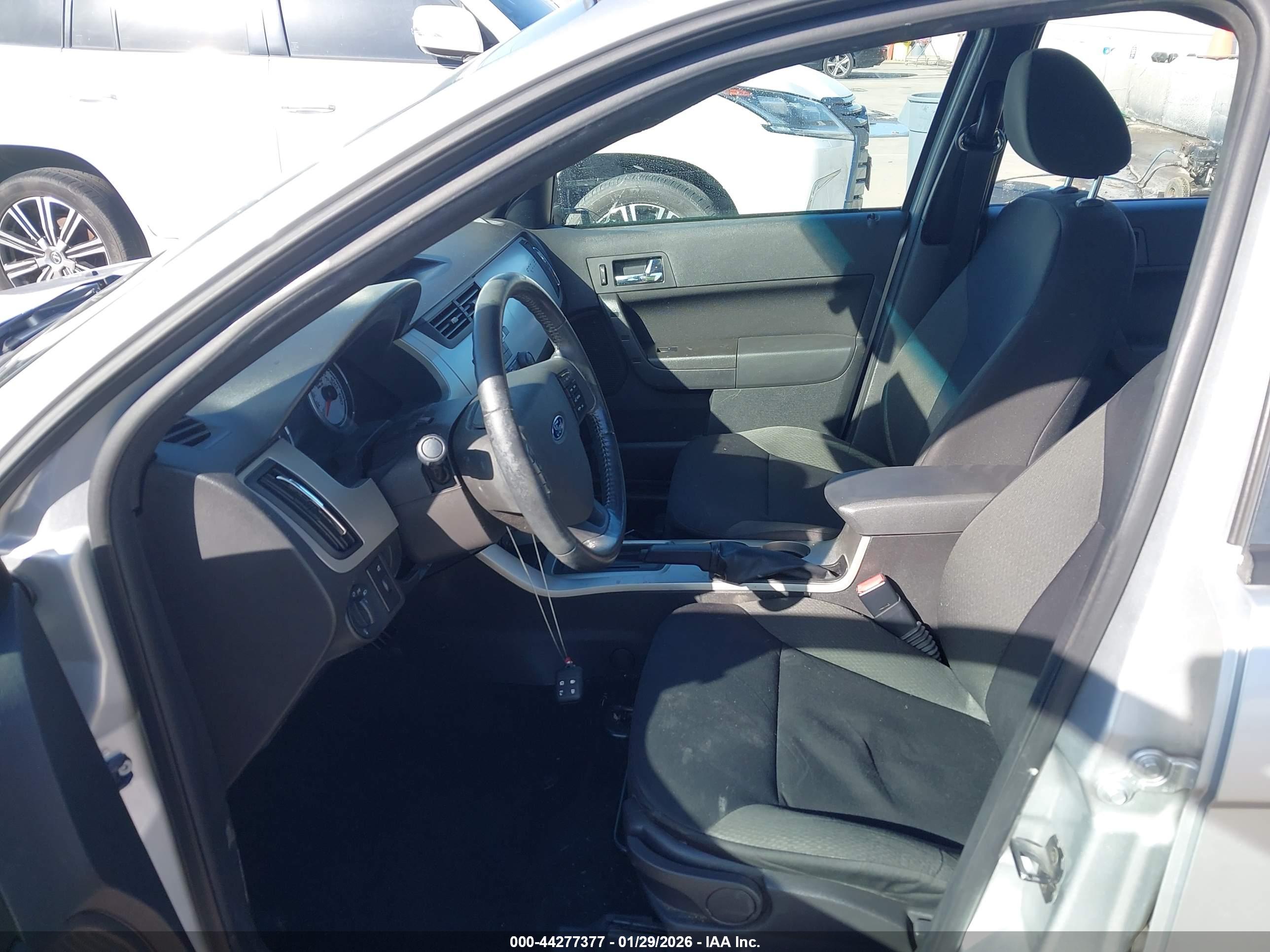 FORD FOCUS image 5