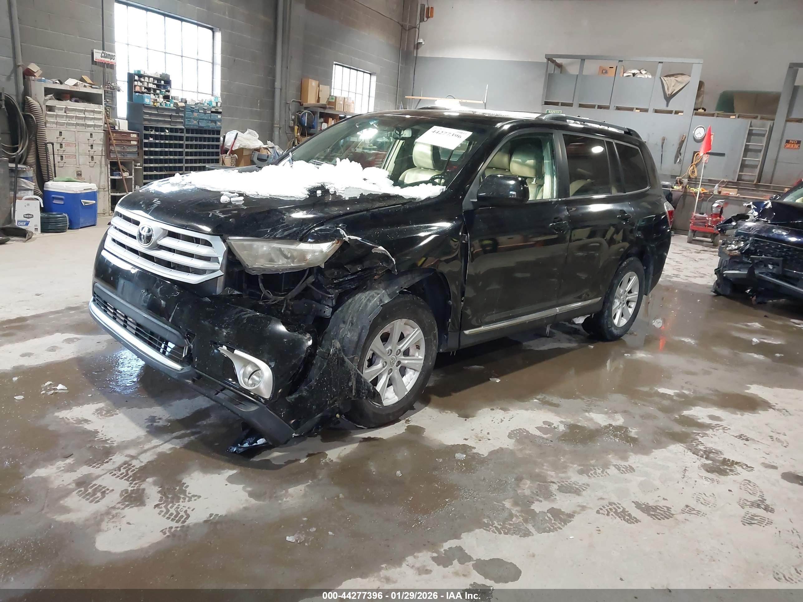 TOYOTA HIGHLANDER image 2