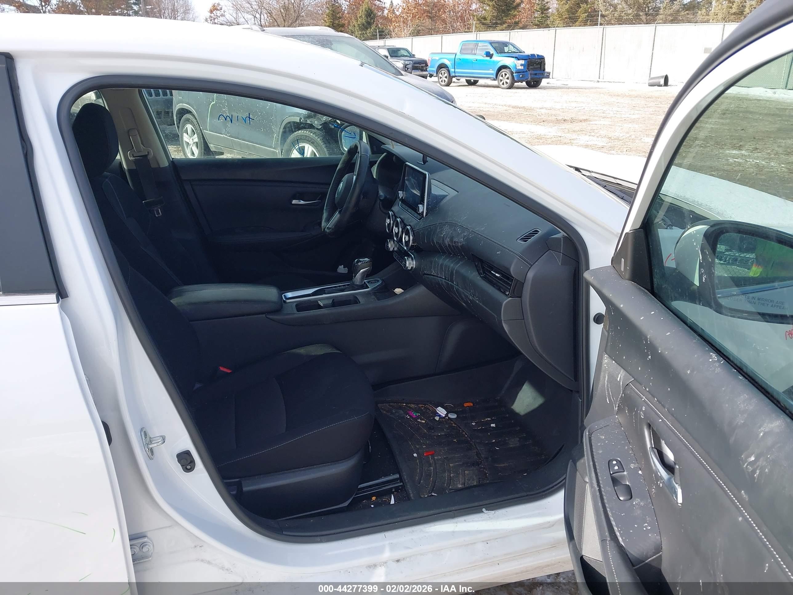 NISSAN SENTRA image 5