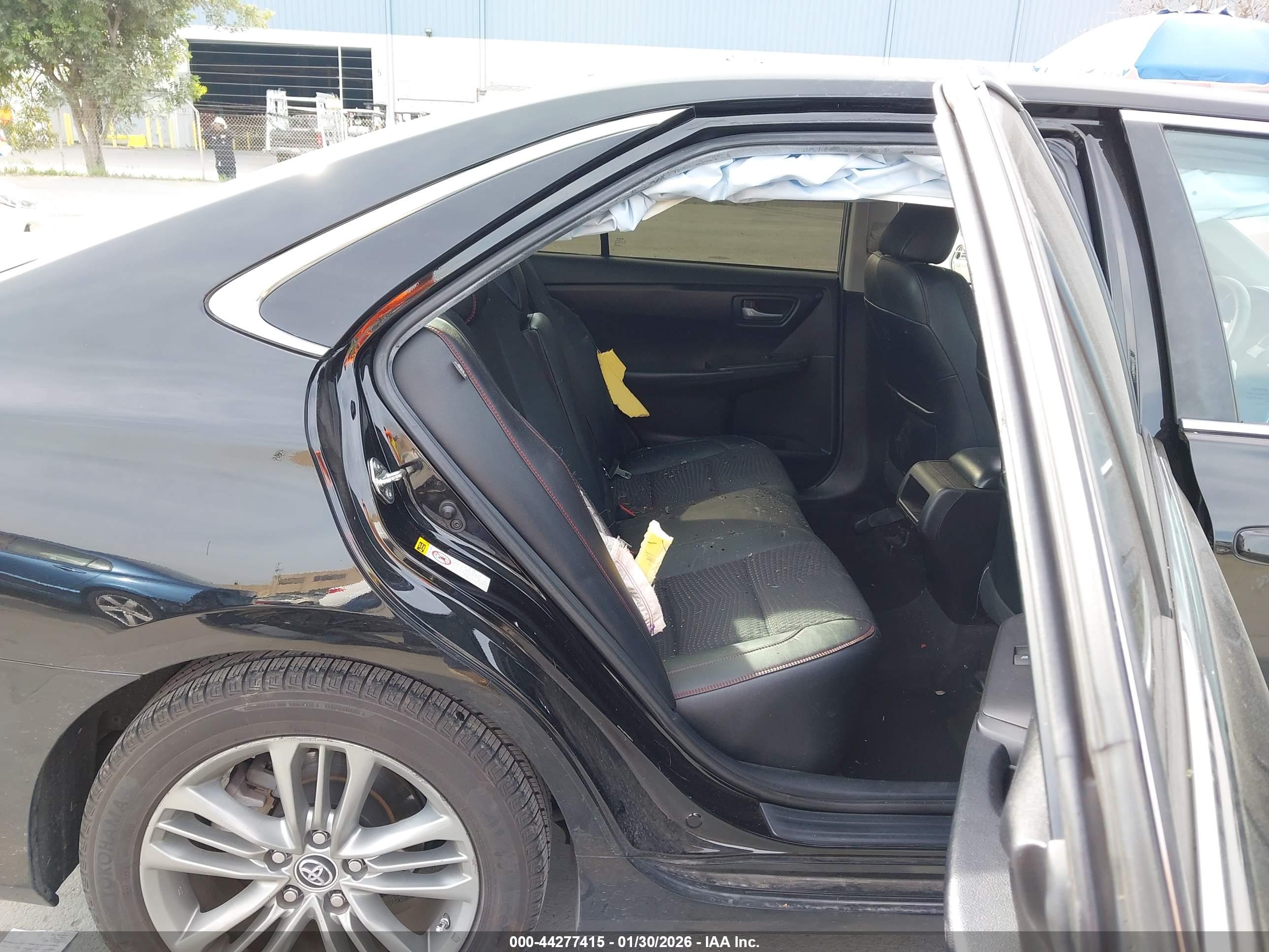 TOYOTA CAMRY image 8