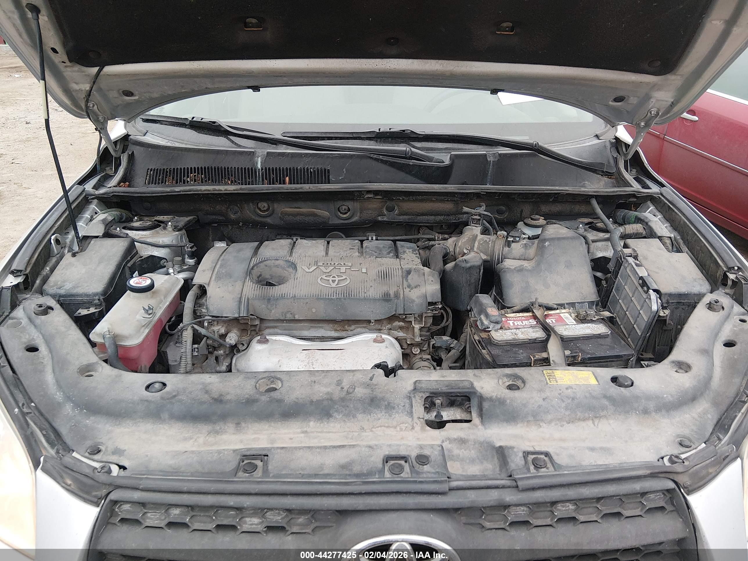 TOYOTA RAV4 image 10