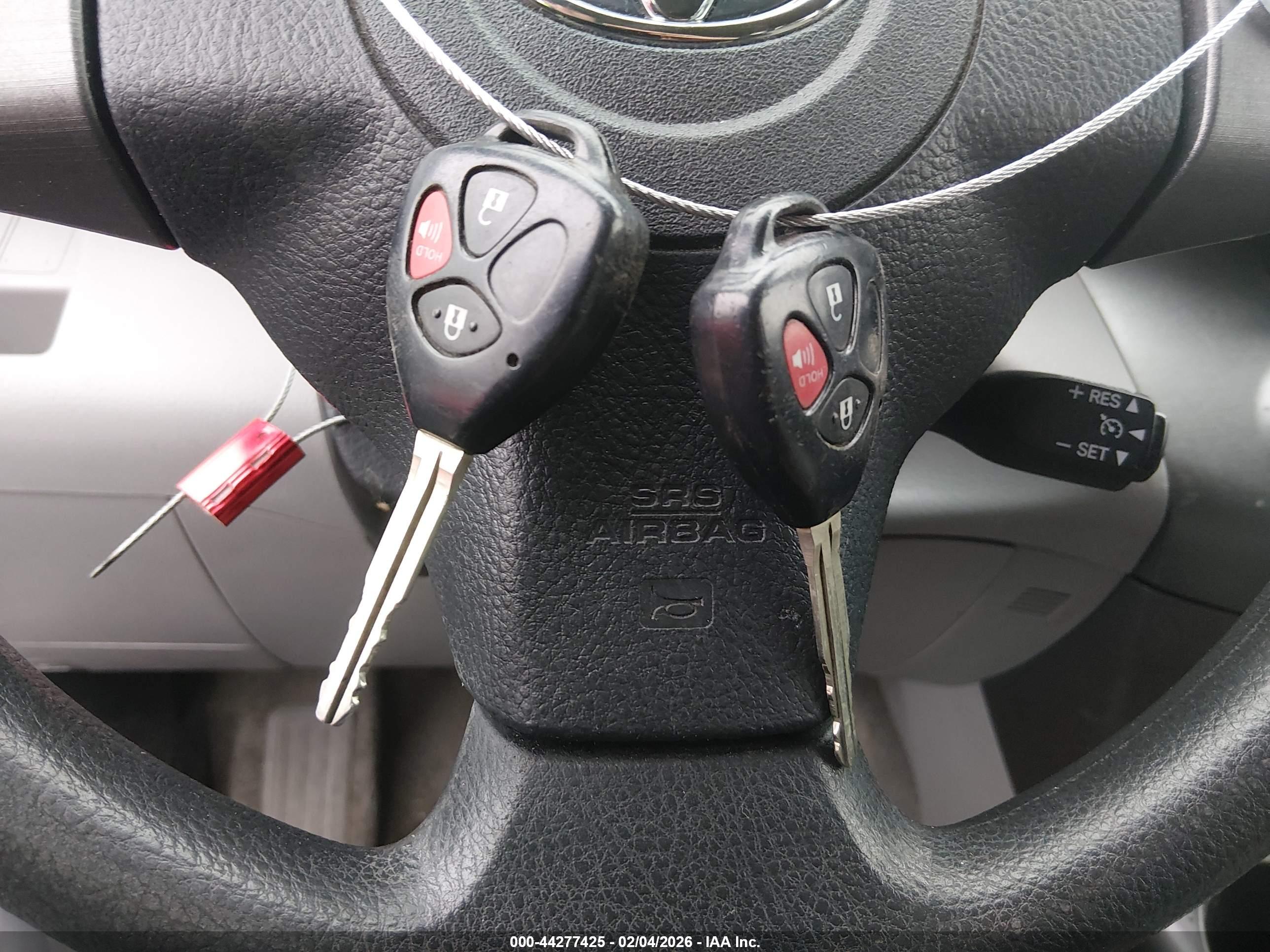 TOYOTA RAV4 image 11