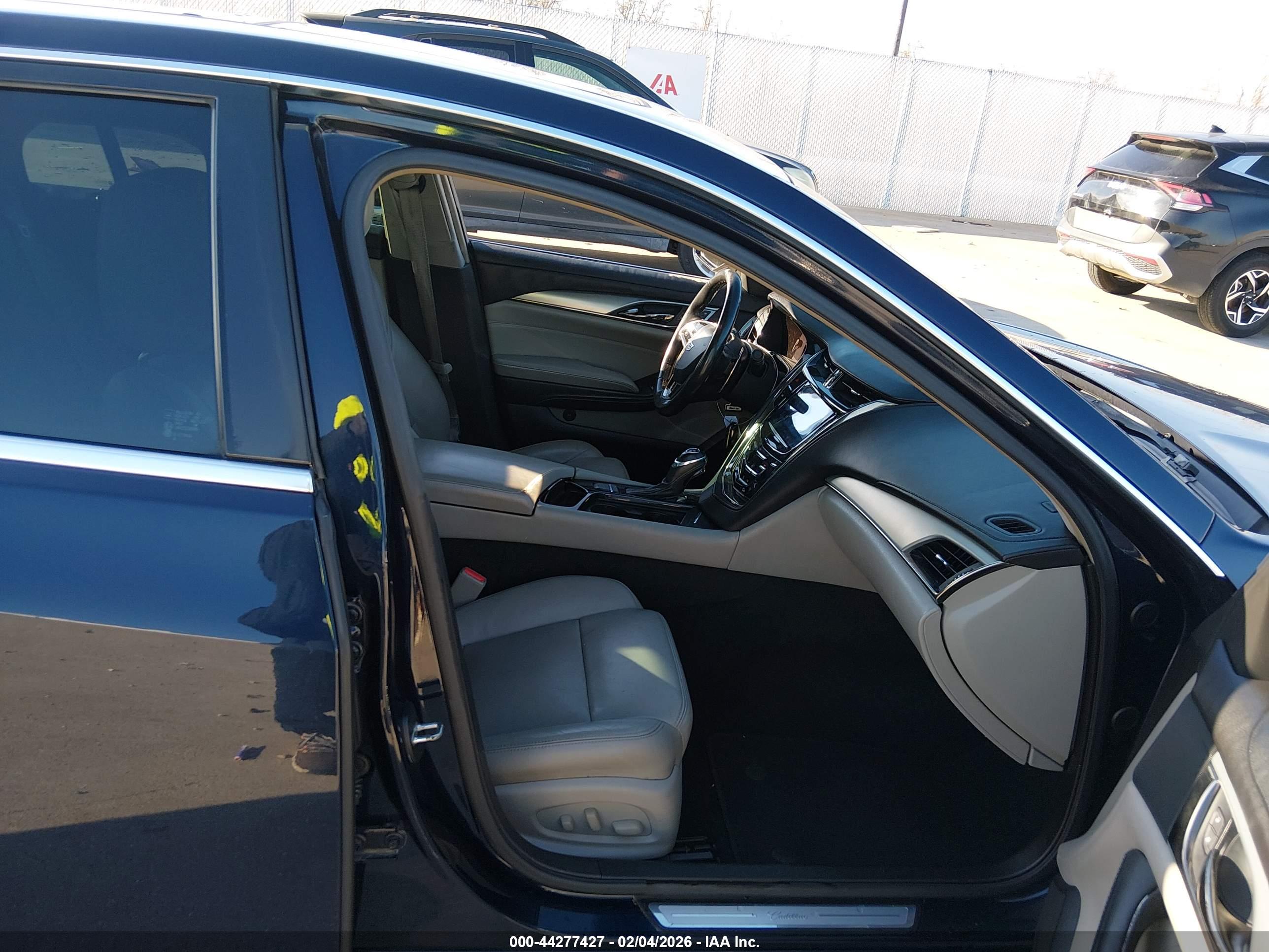 CADILLAC CTS image 5
