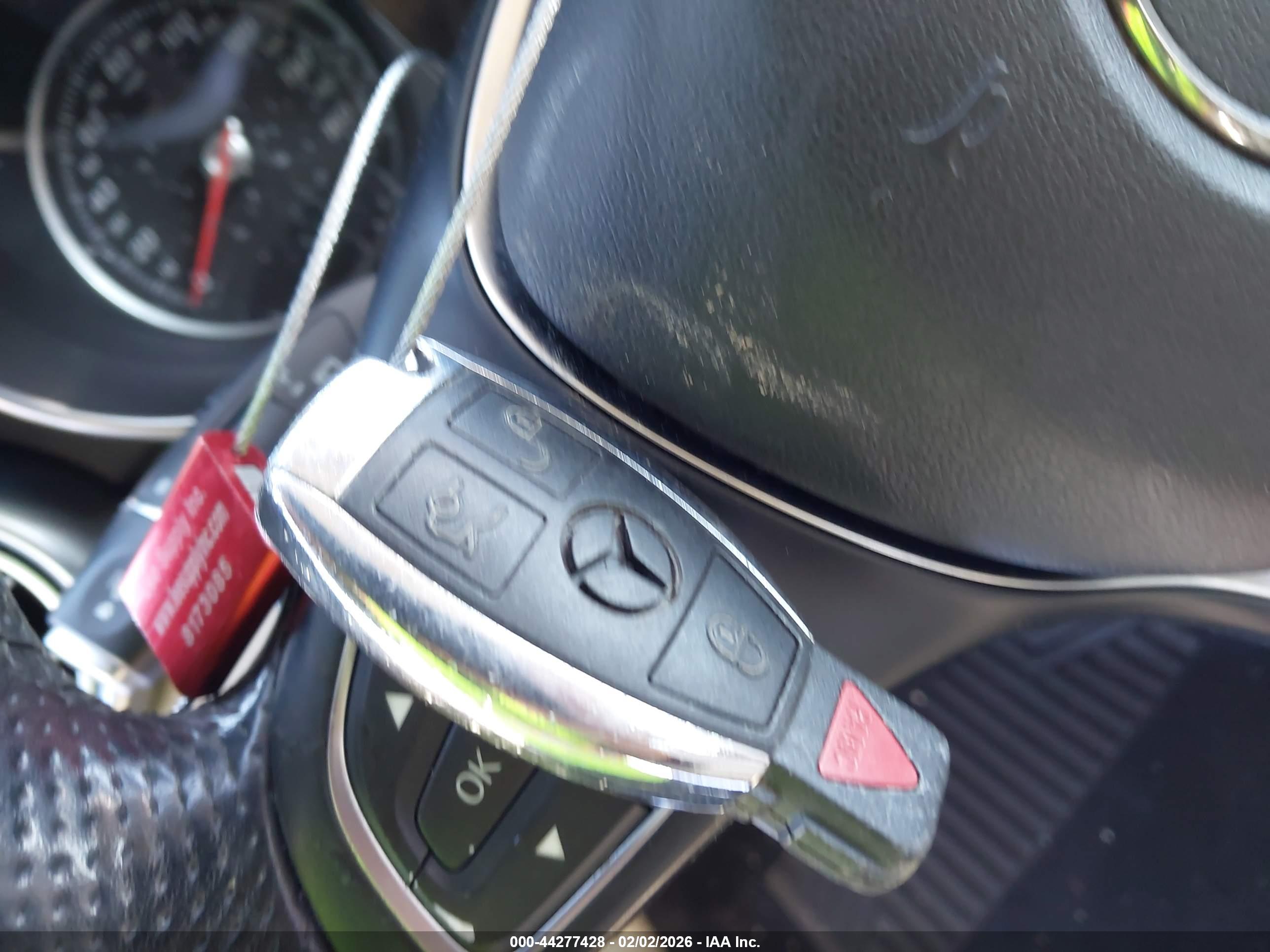 MERCEDES-BENZ GLC image 11