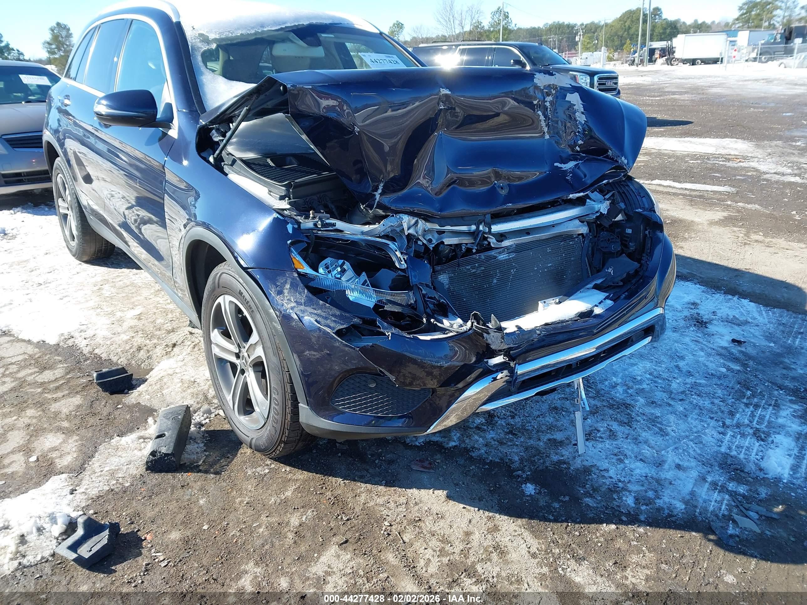 MERCEDES-BENZ GLC image 6