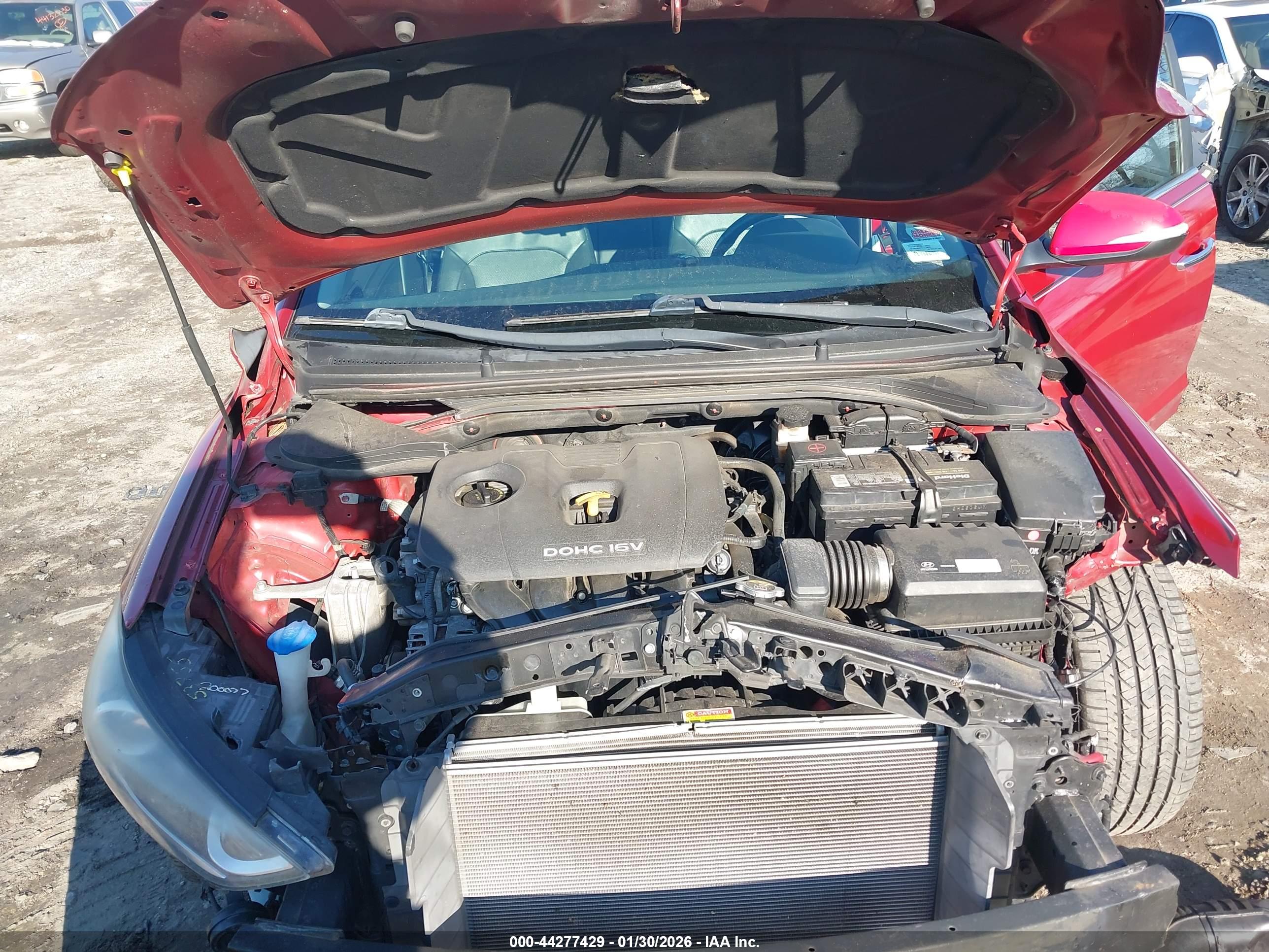 HYUNDAI ELANTRA image 10
