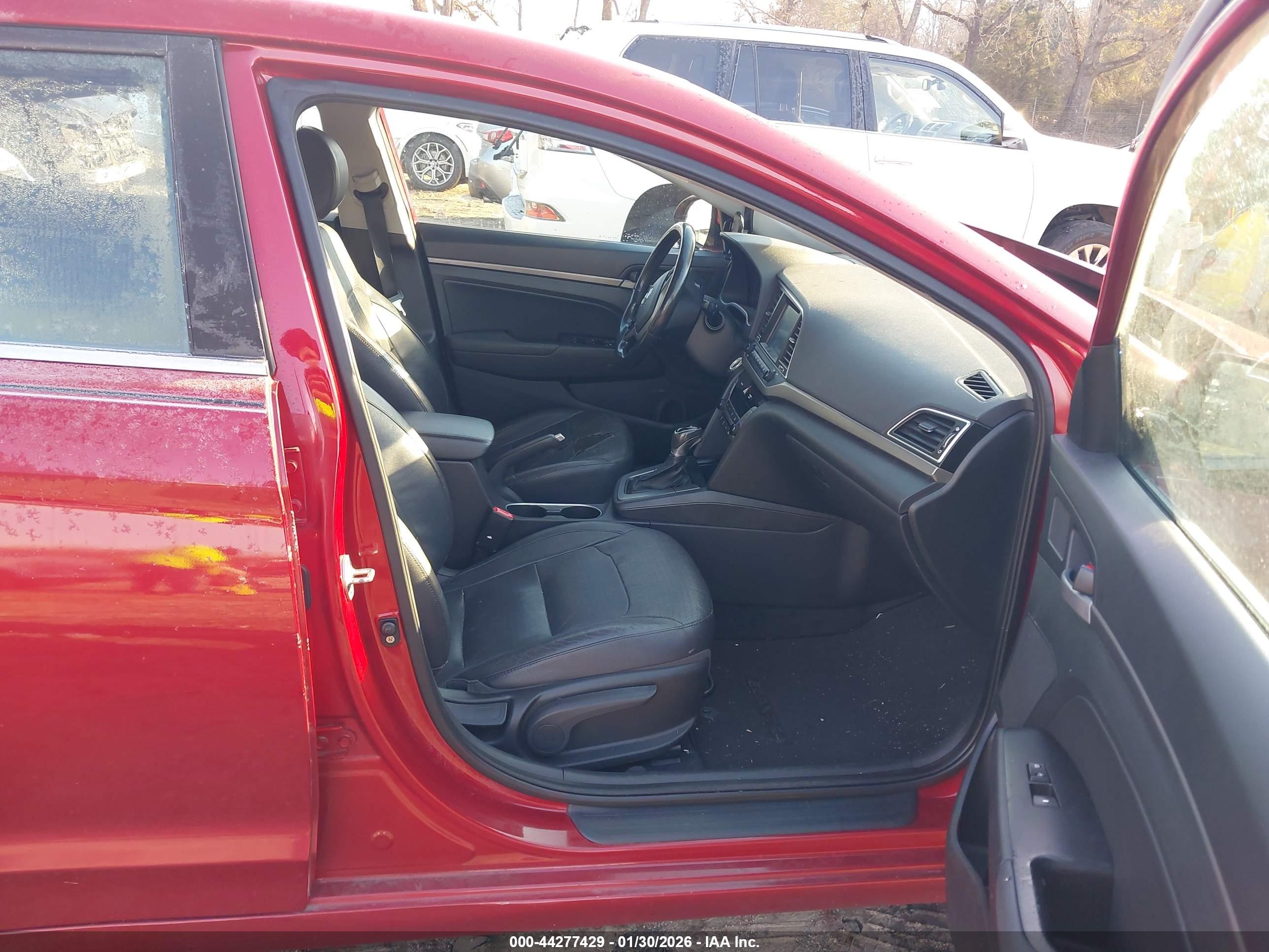 HYUNDAI ELANTRA image 5