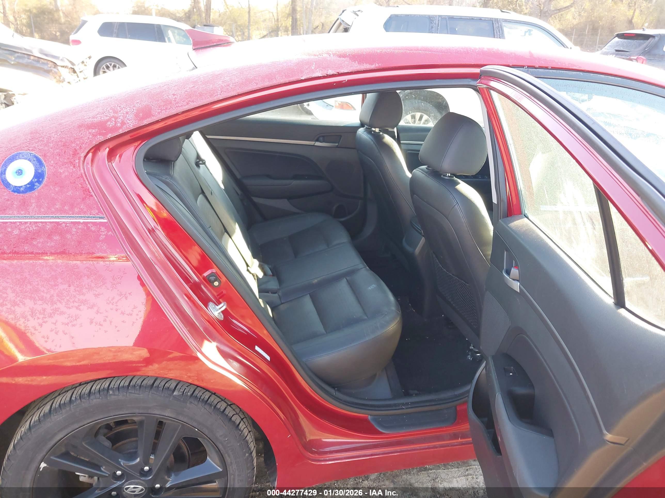 HYUNDAI ELANTRA image 8