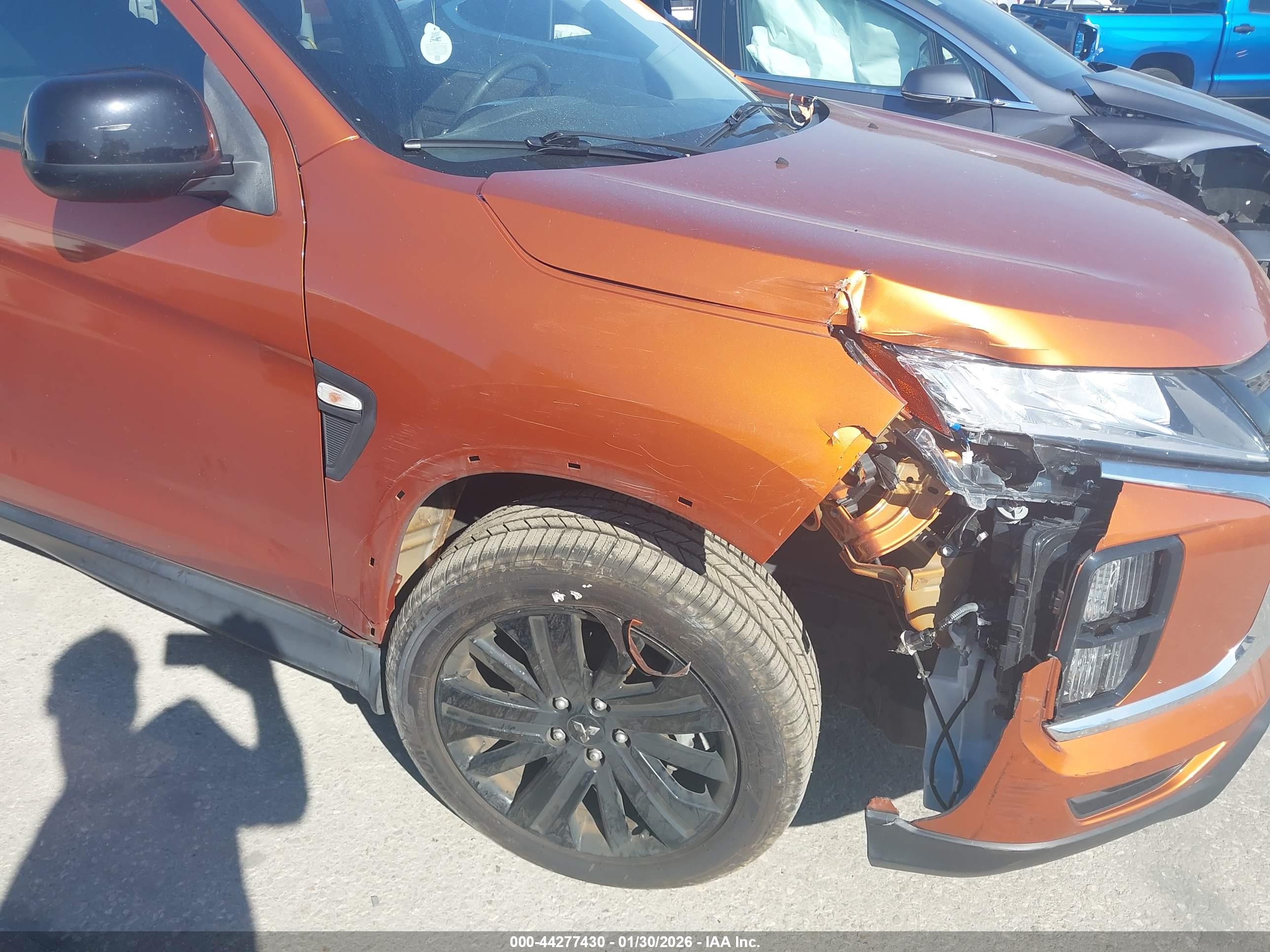 MITSUBISHI OUTLANDER image 6