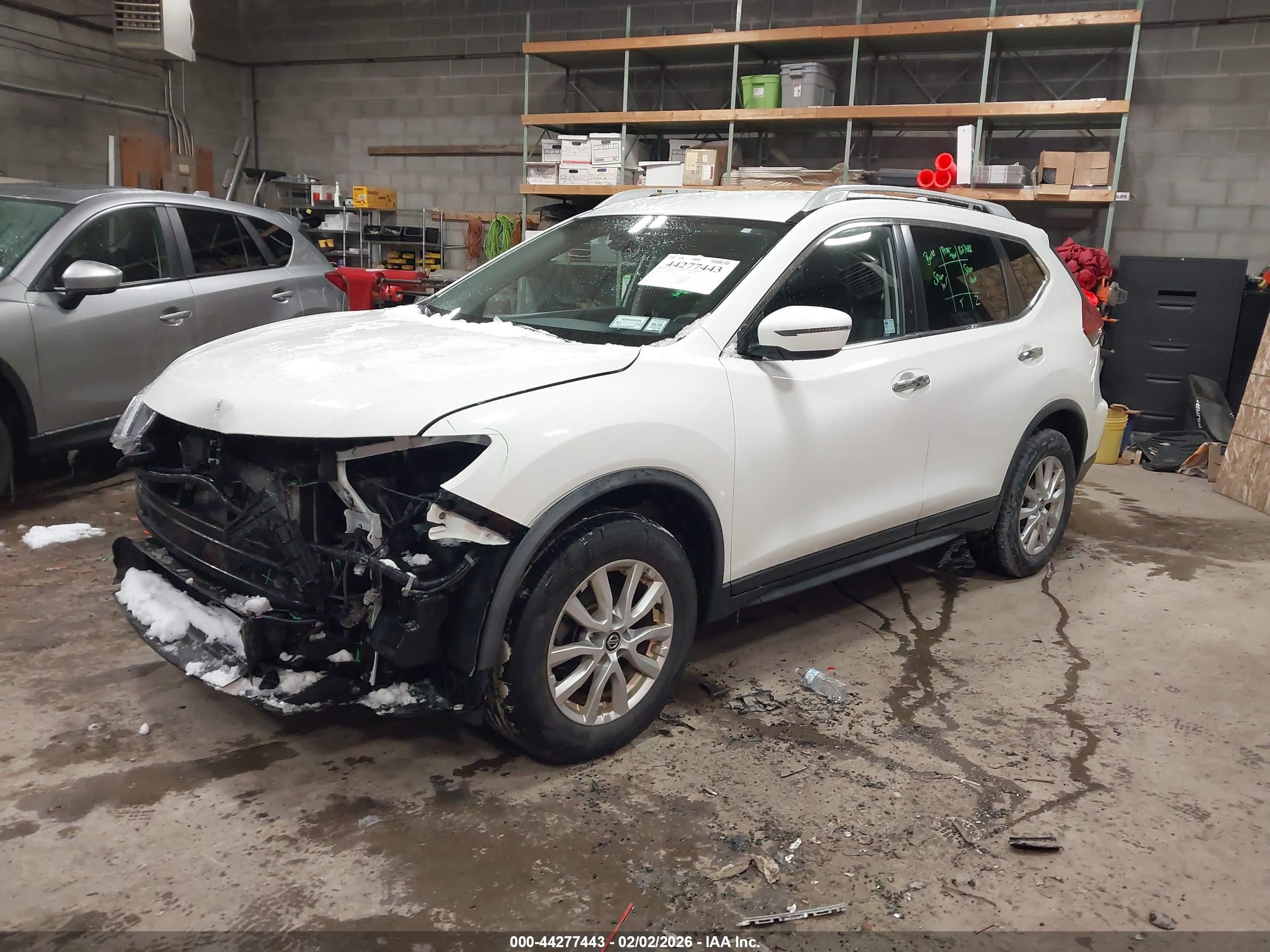 NISSAN ROGUE image 2