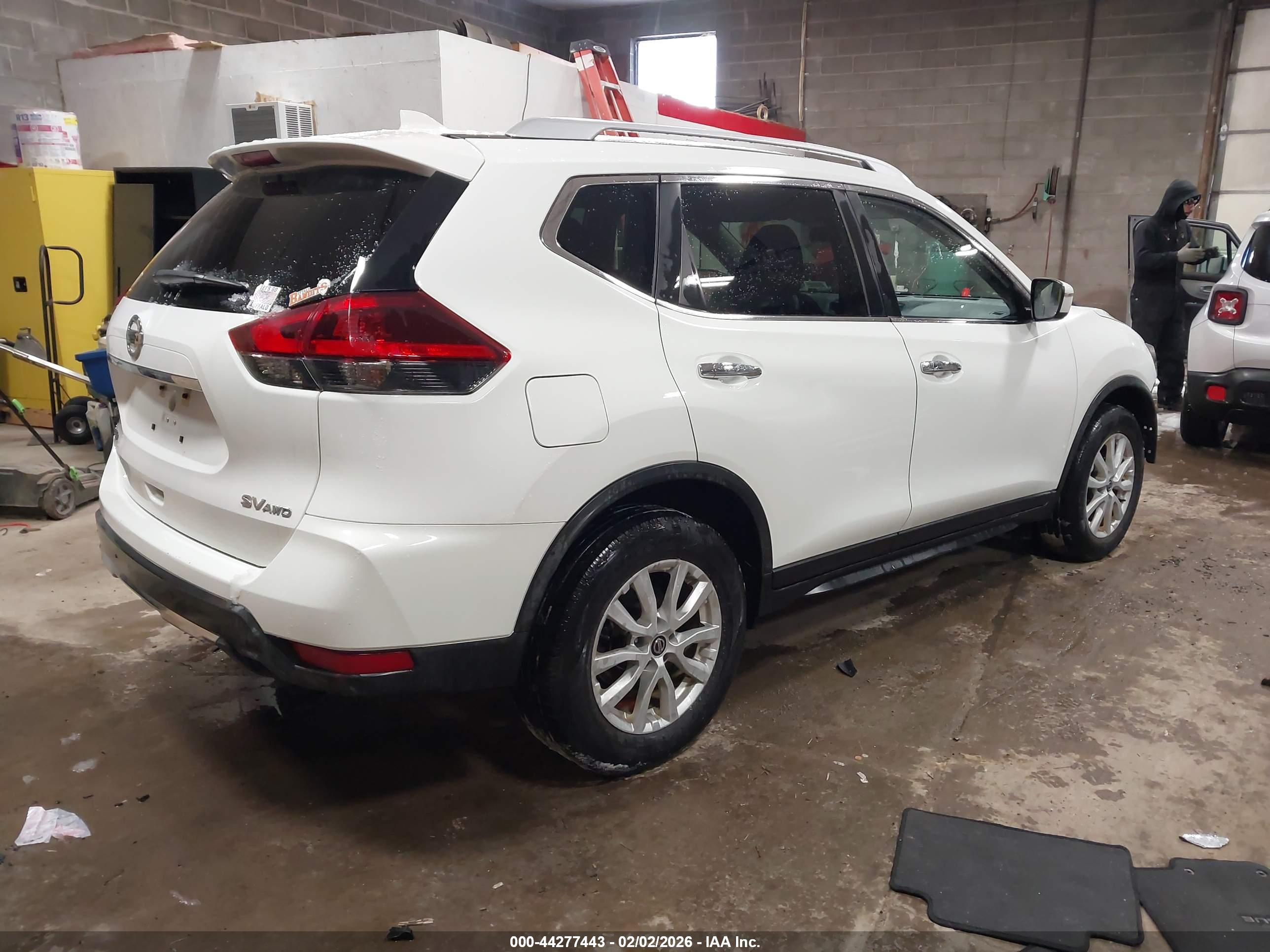 NISSAN ROGUE image 4