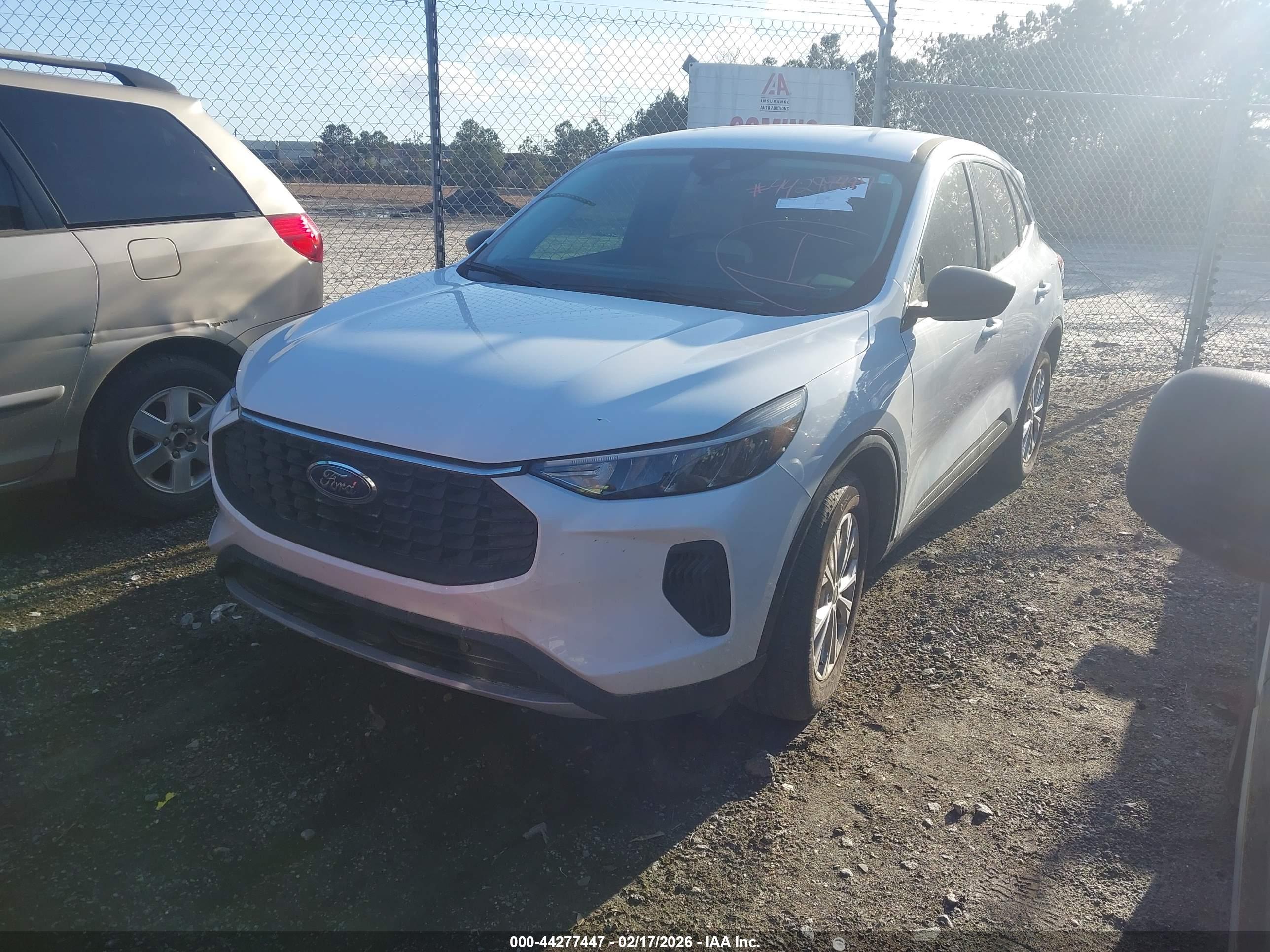 FORD ESCAPE image 2