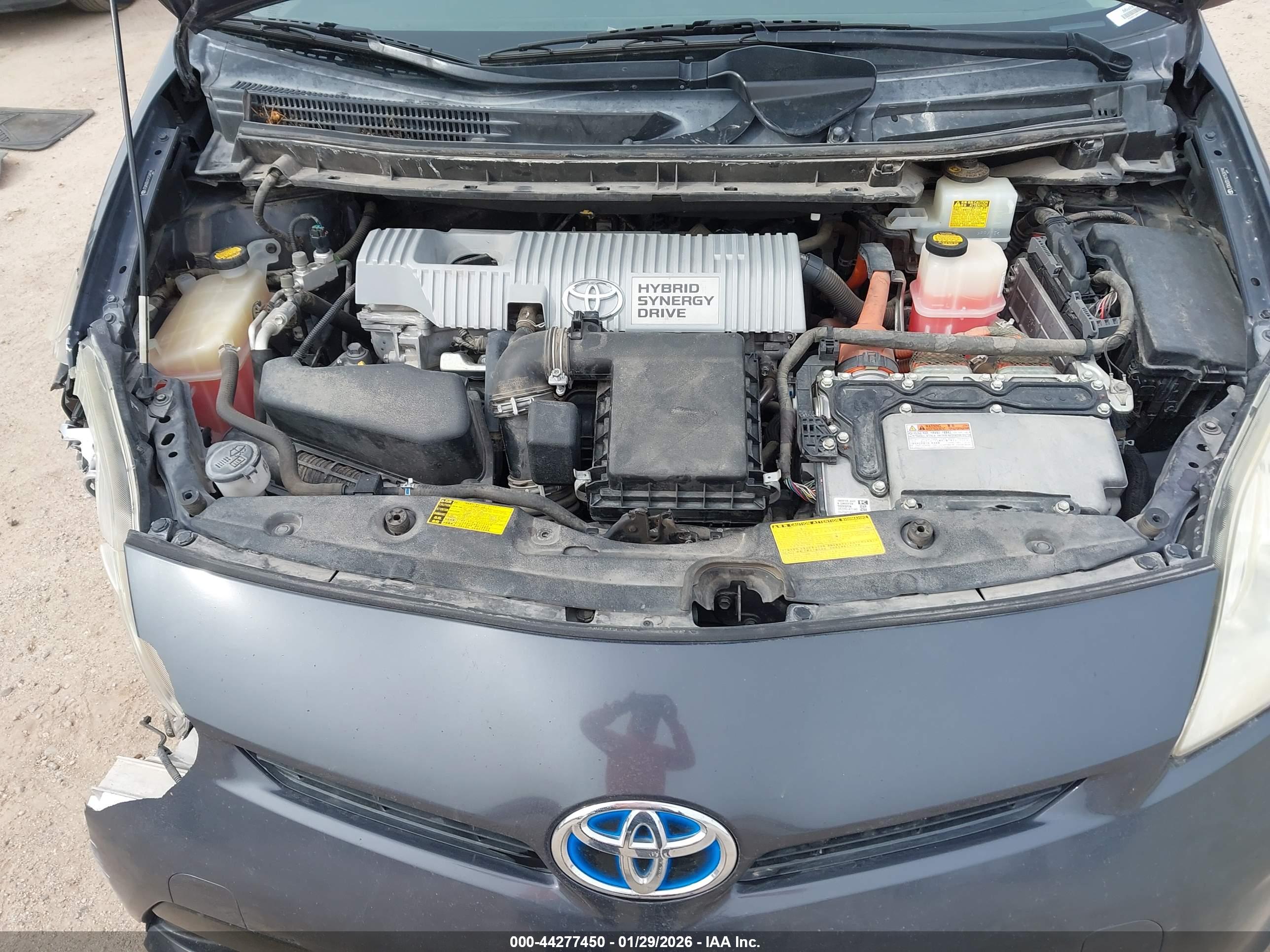 TOYOTA PRIUS image 10