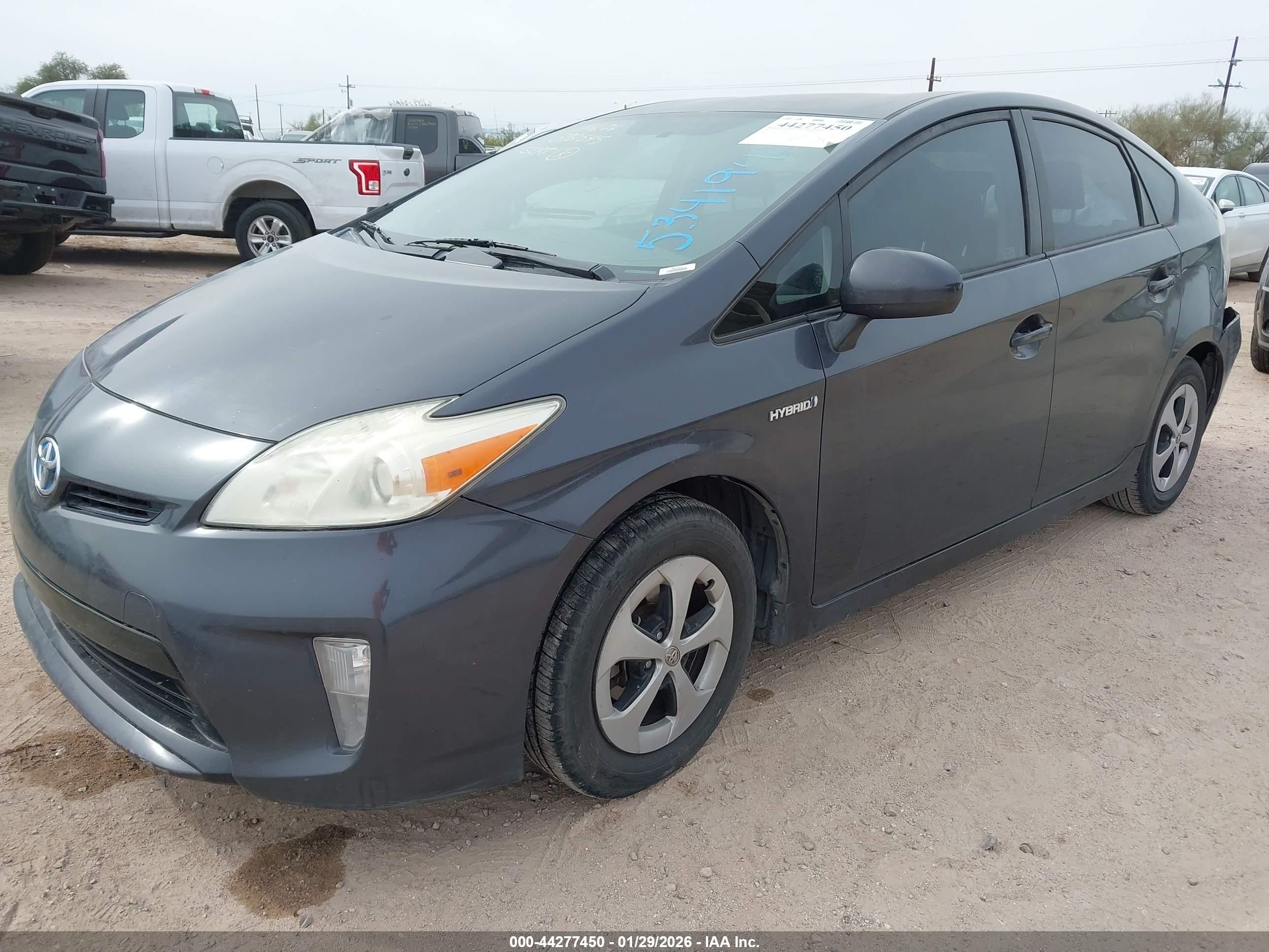 TOYOTA PRIUS image 2