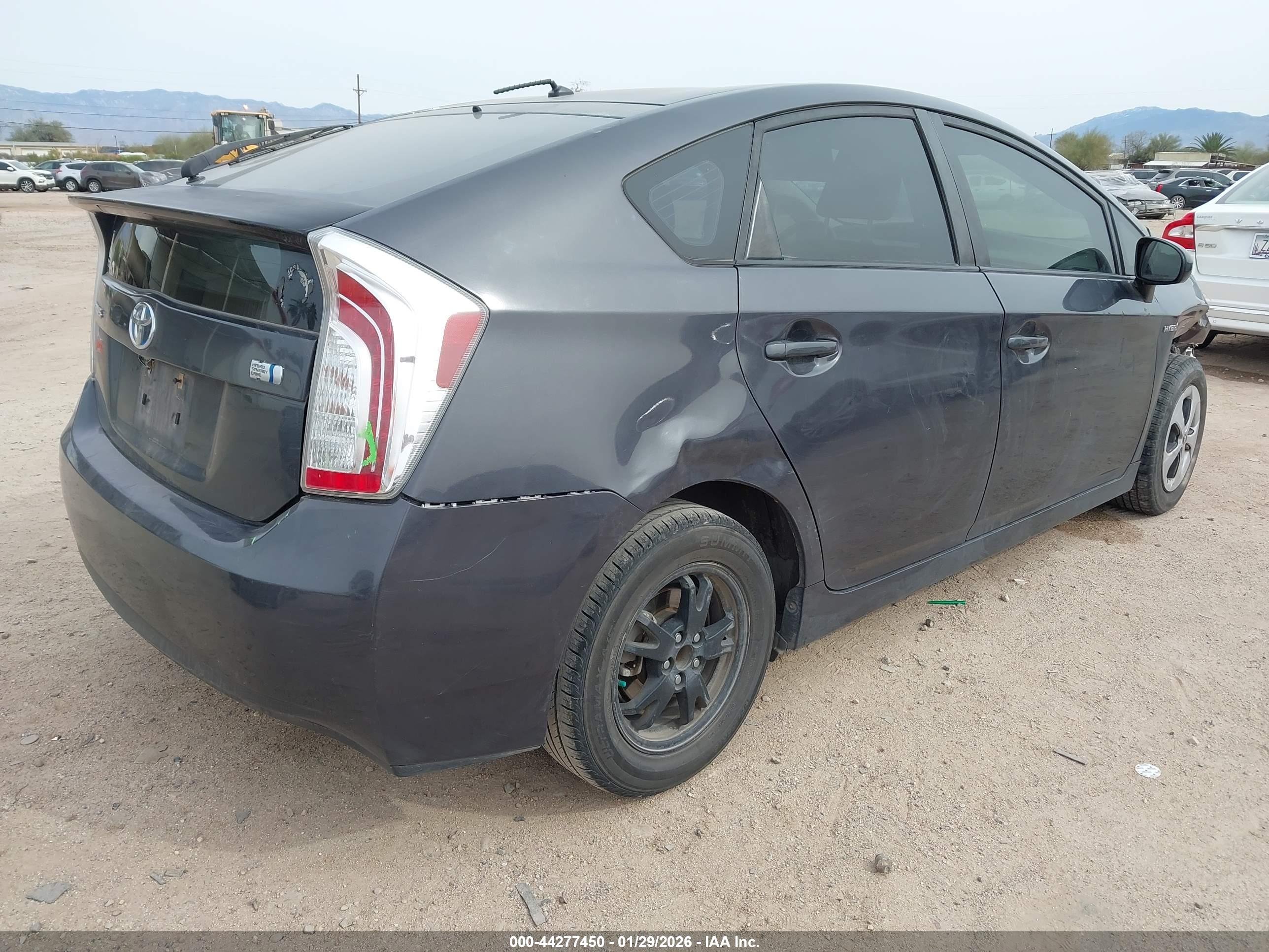 TOYOTA PRIUS image 4