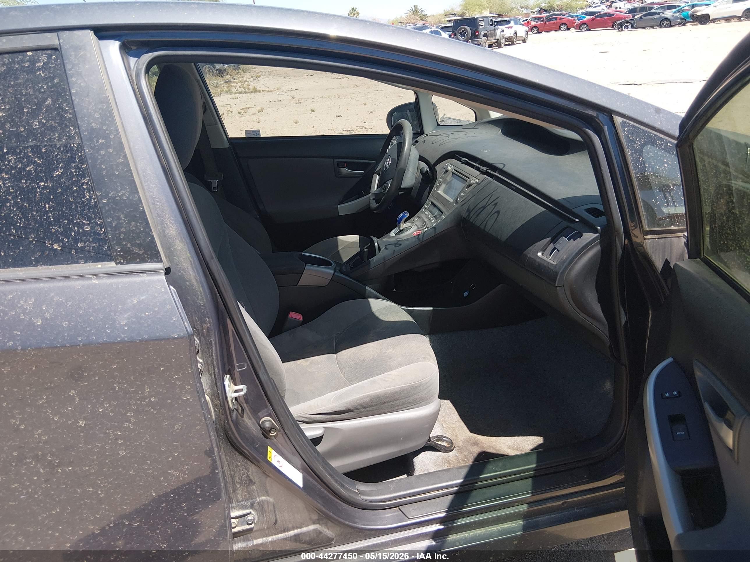 TOYOTA PRIUS image 5
