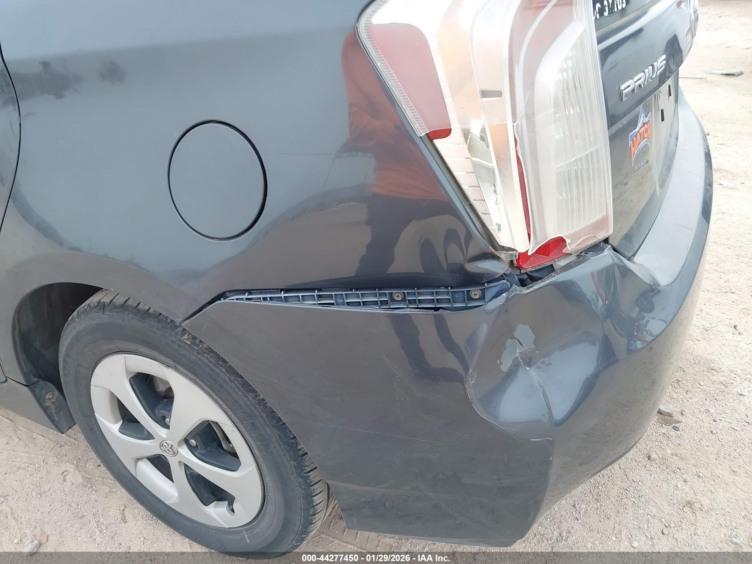 TOYOTA PRIUS image 6