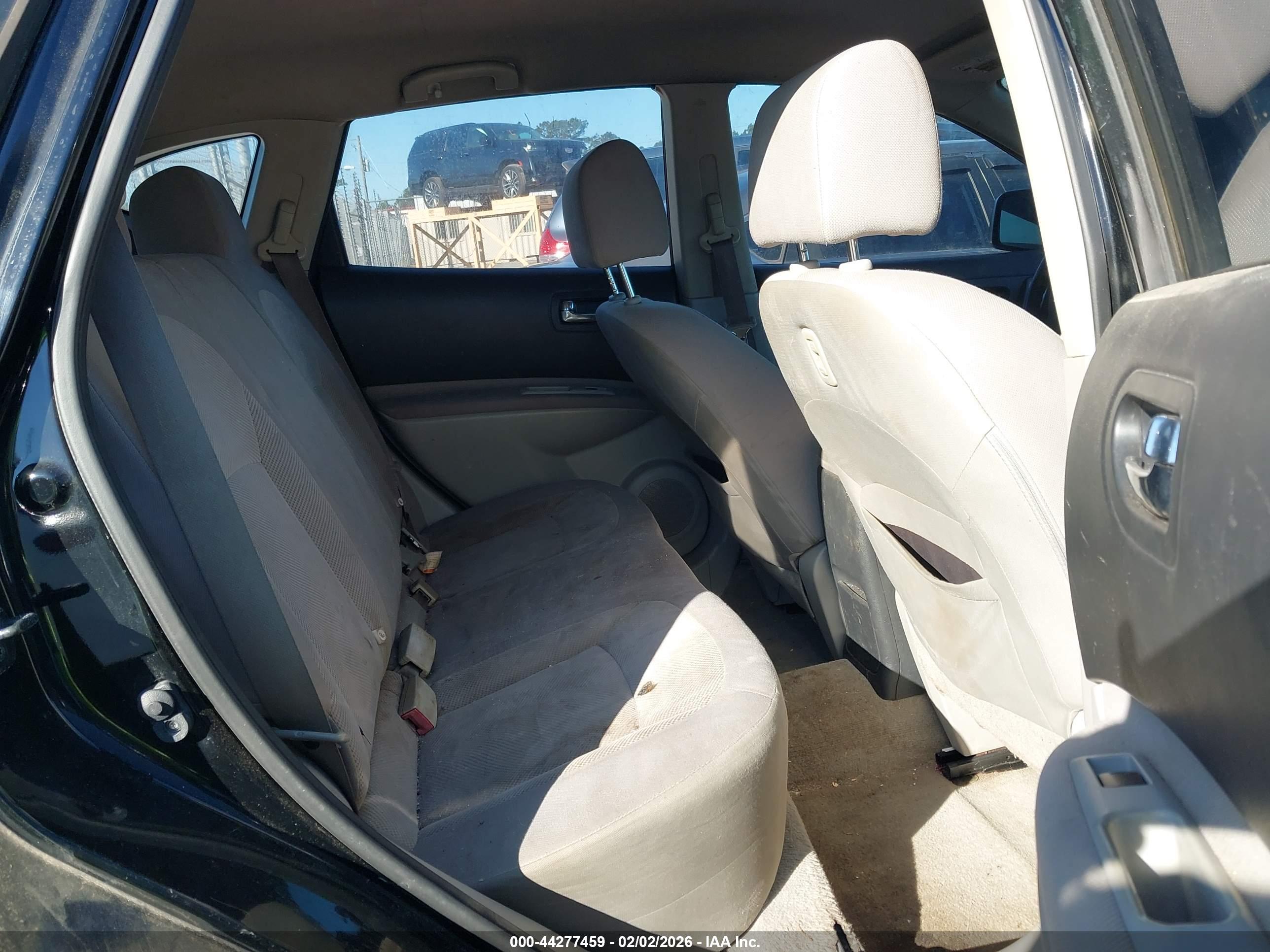 NISSAN ROGUE image 8