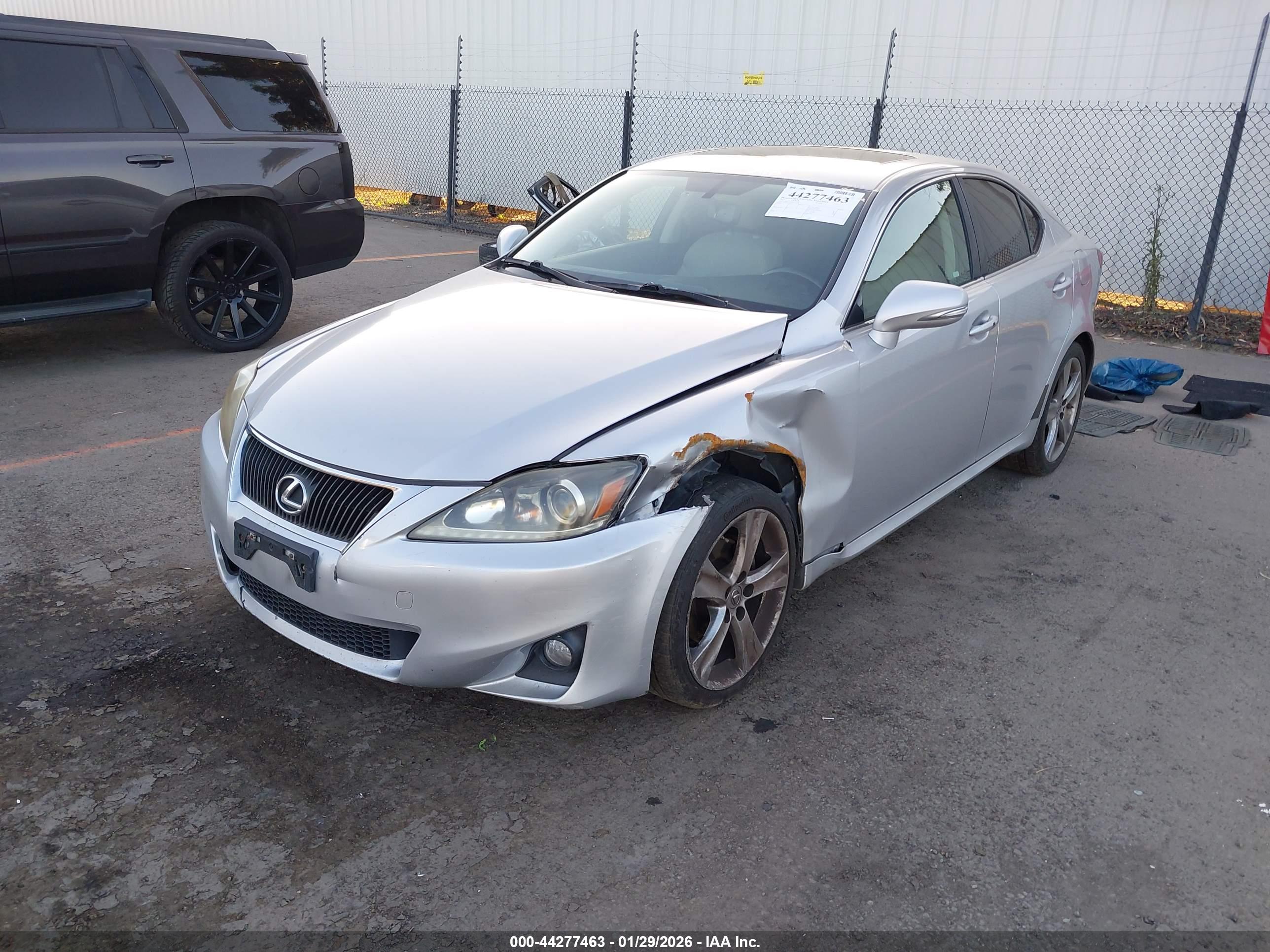 LEXUS IS image 2