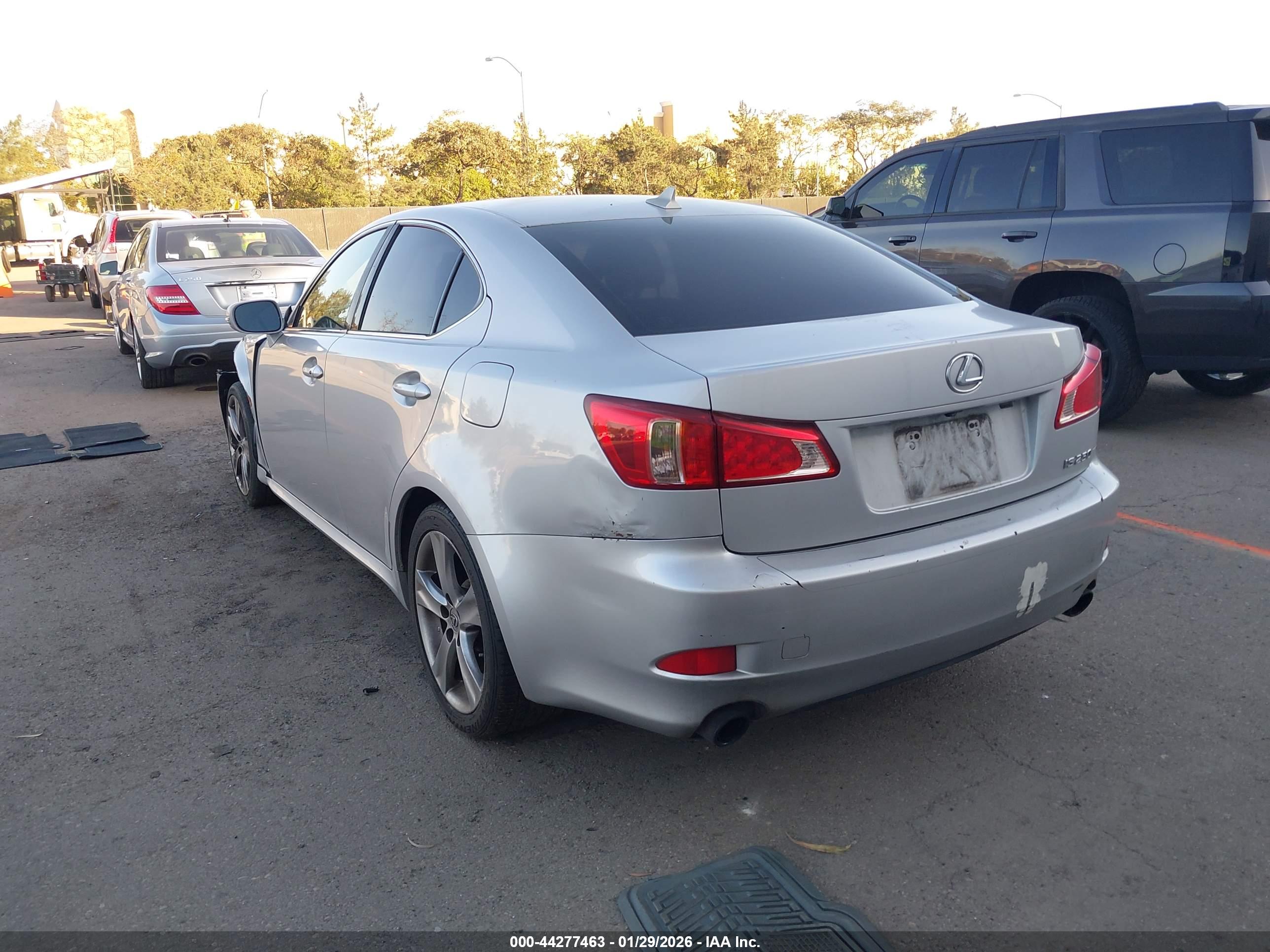 LEXUS IS image 3