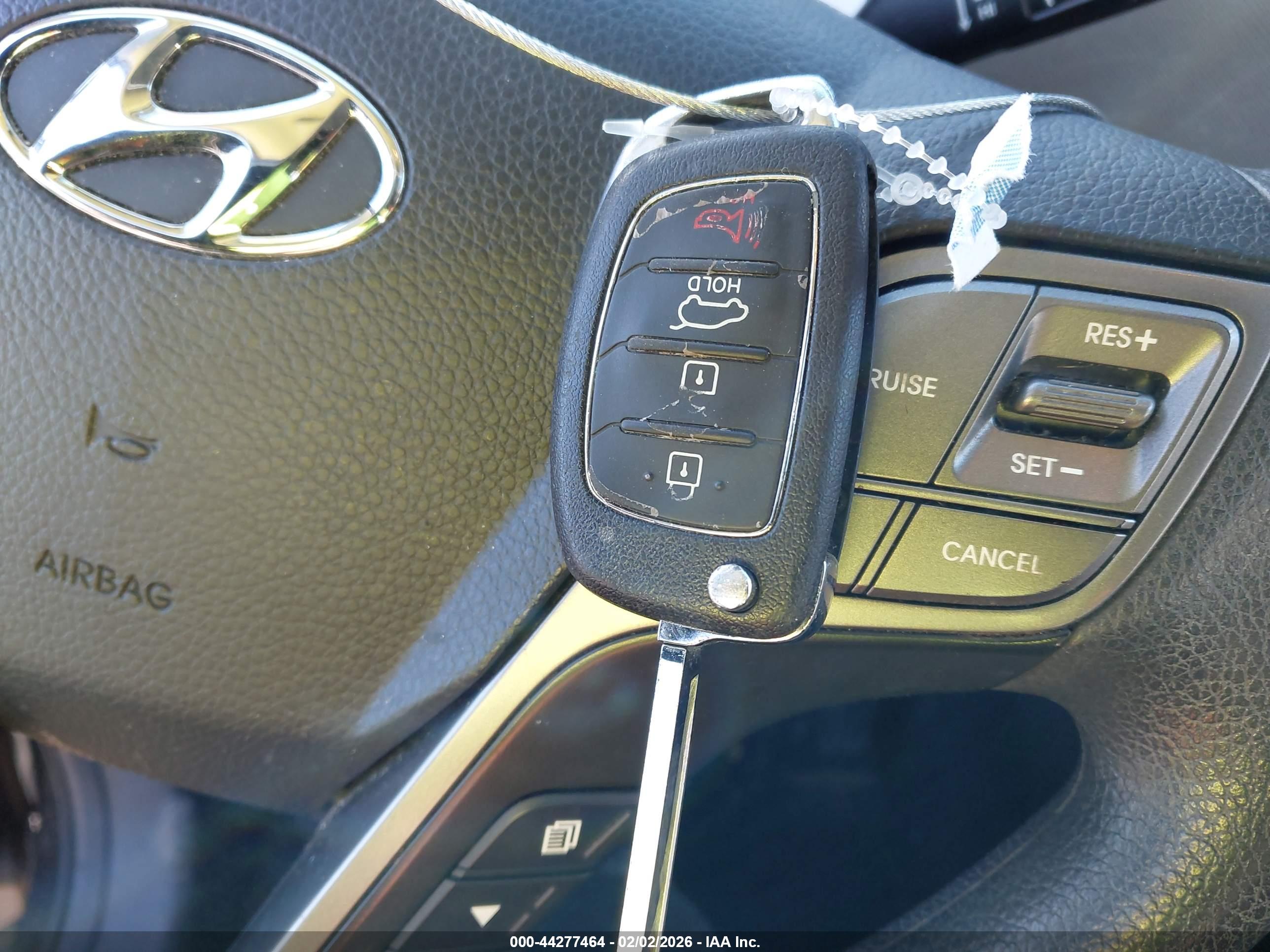 HYUNDAI SANTA image 11